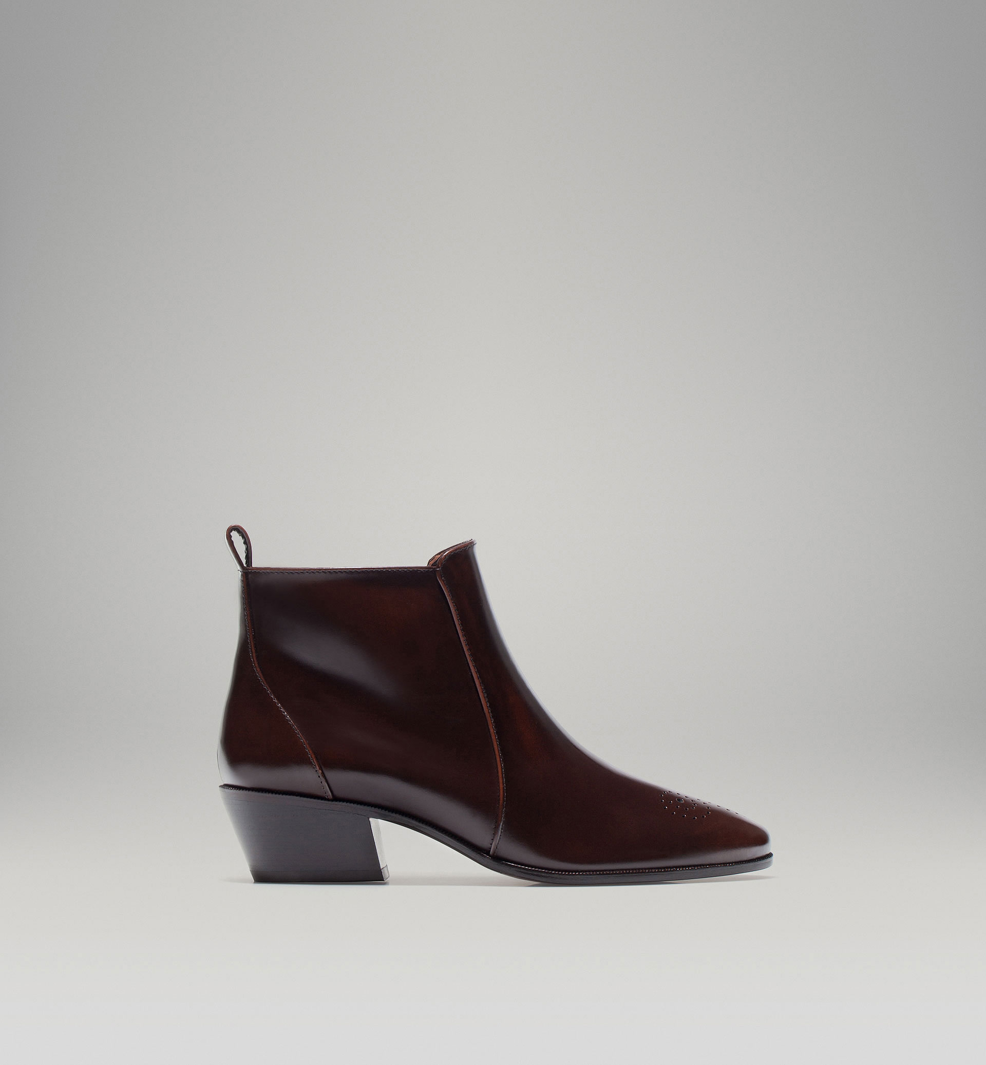 BROGUED ANTIK HIGH HEELED ANKLE BOOT