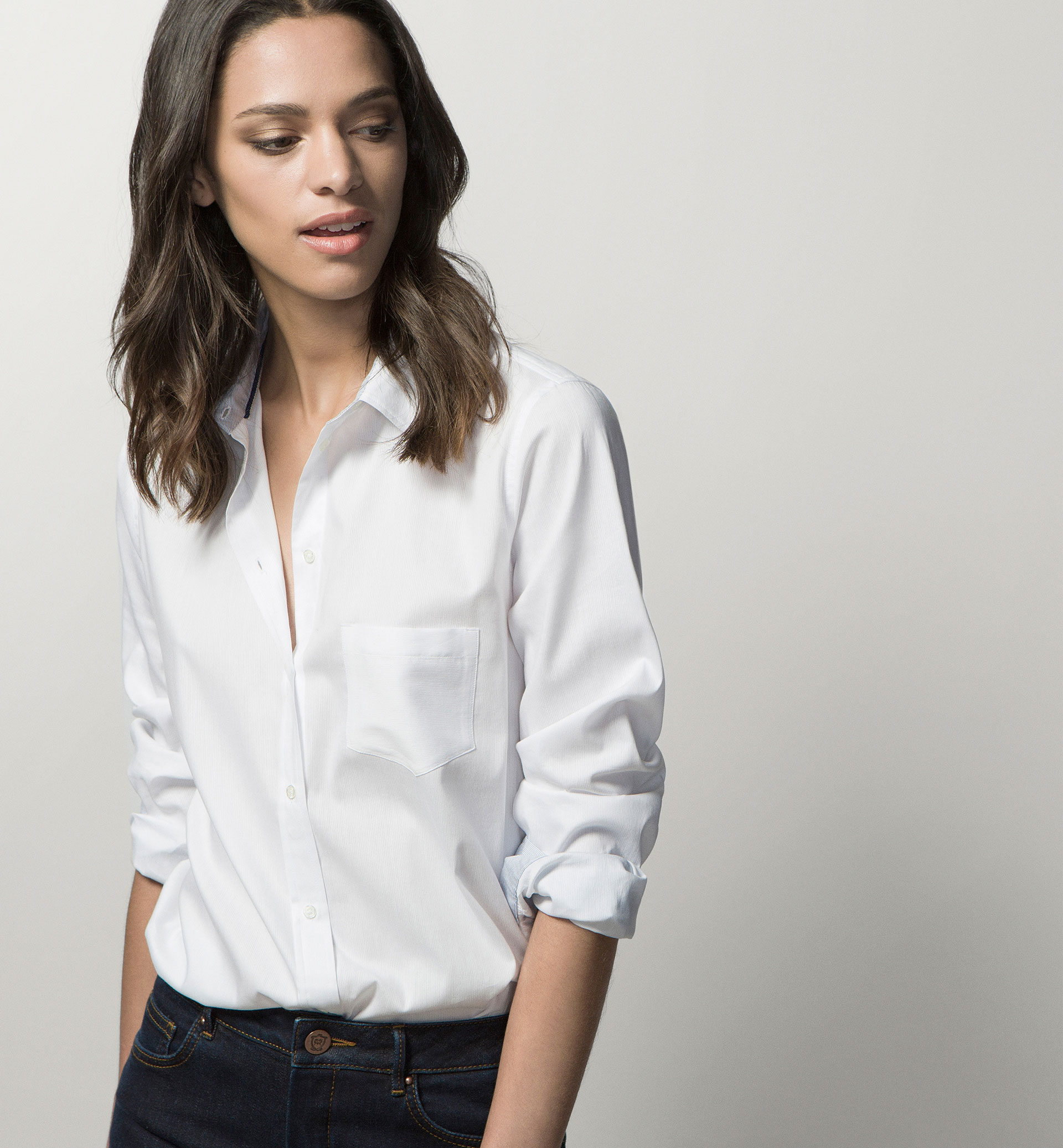 WHITE SHIRT WITH CONTRASTING CUFFS