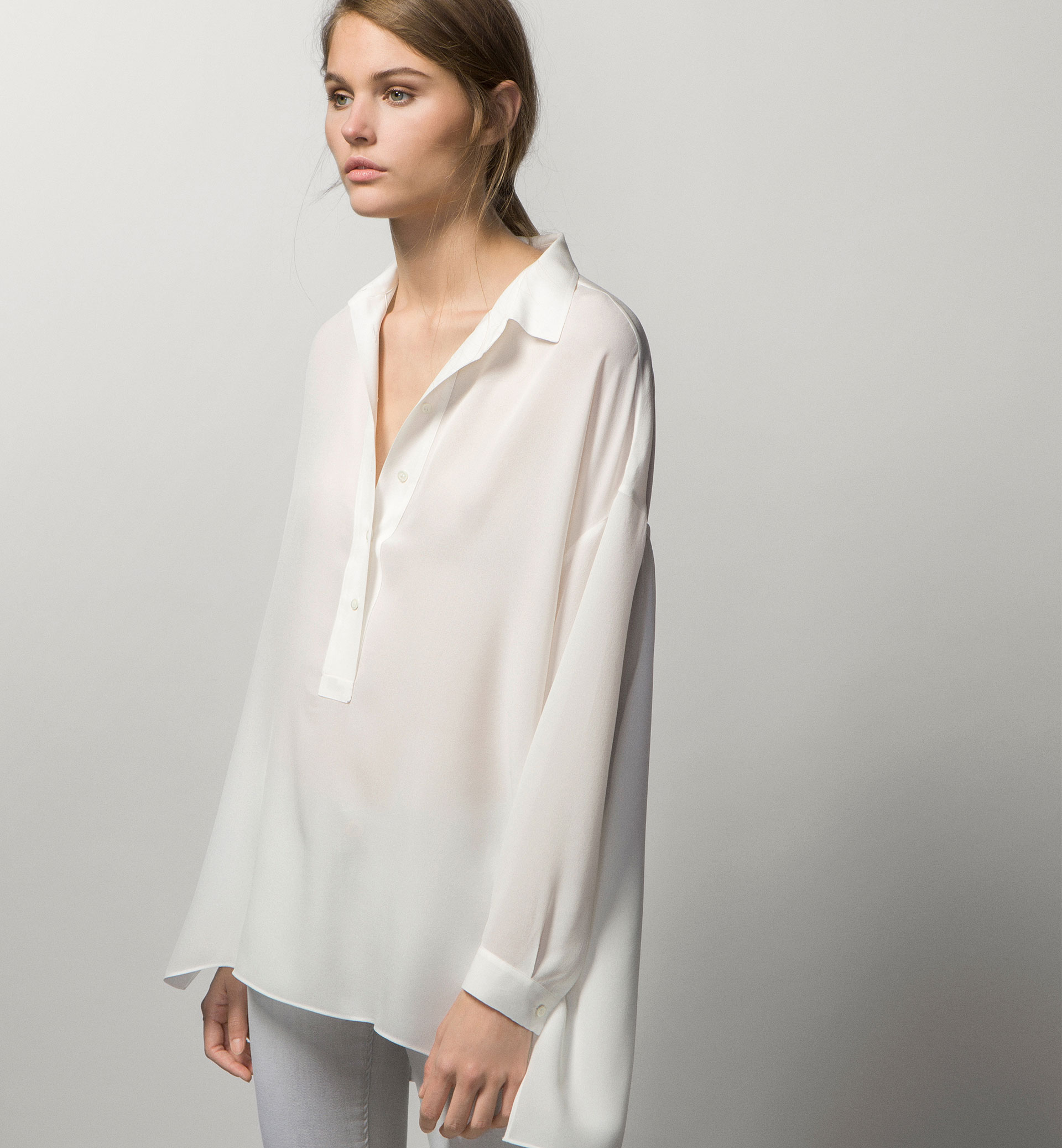 LARGE BLOUSE WITH BACK PLEATS