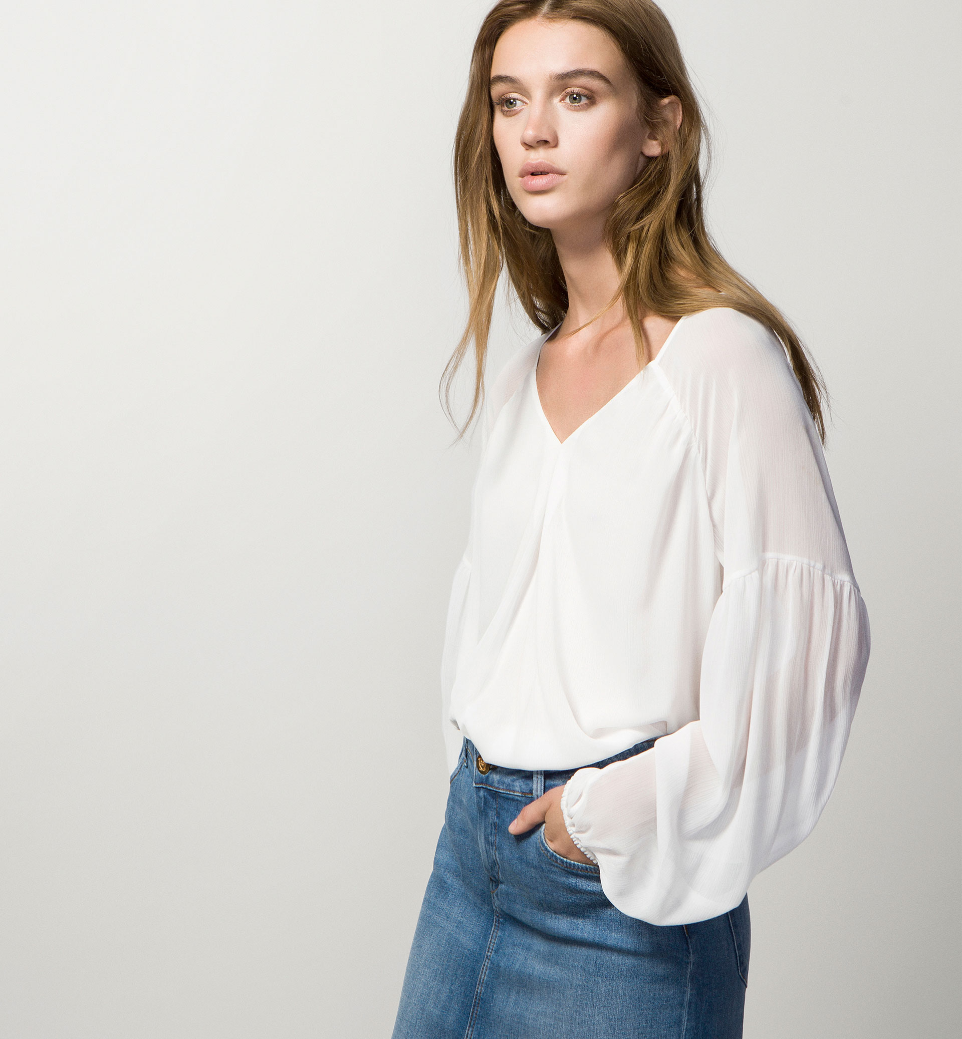 PUFF SLEEVE BLOUSE