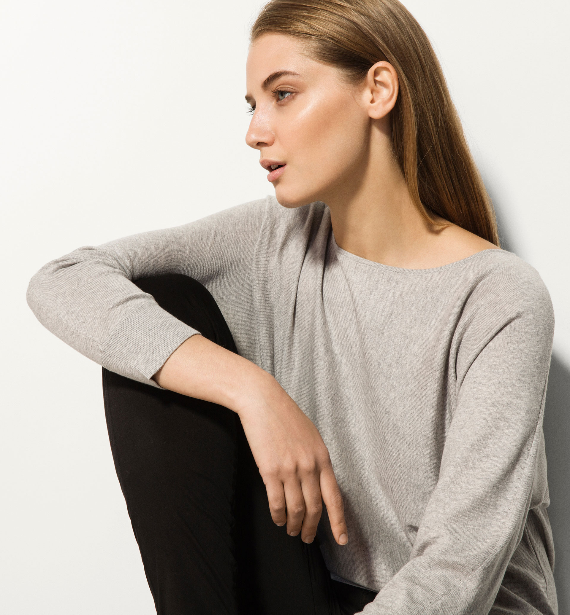 BATWING SLEEVE SWEATER