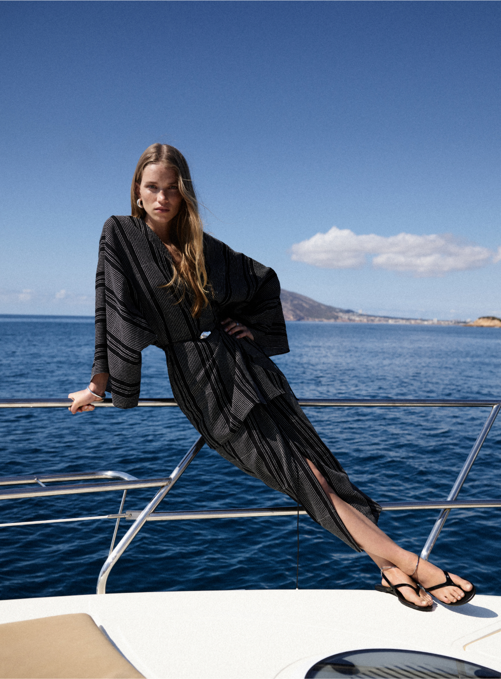 wcardlandingonboard_1