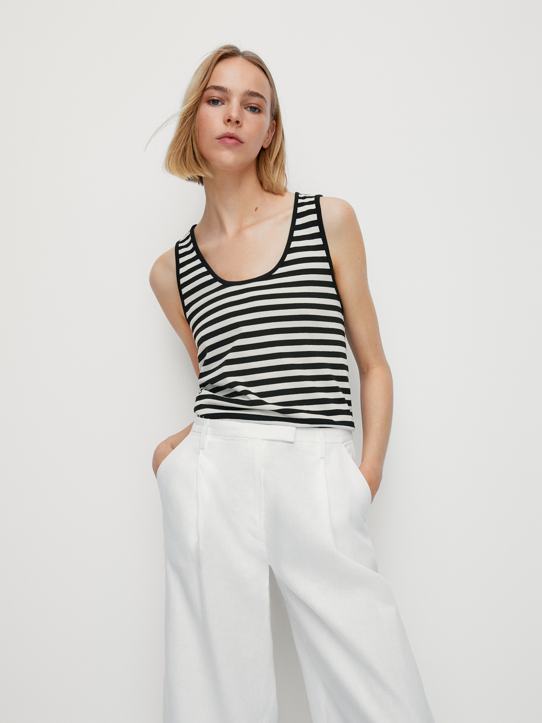 Cropped wide-leg trousers with turn-up 