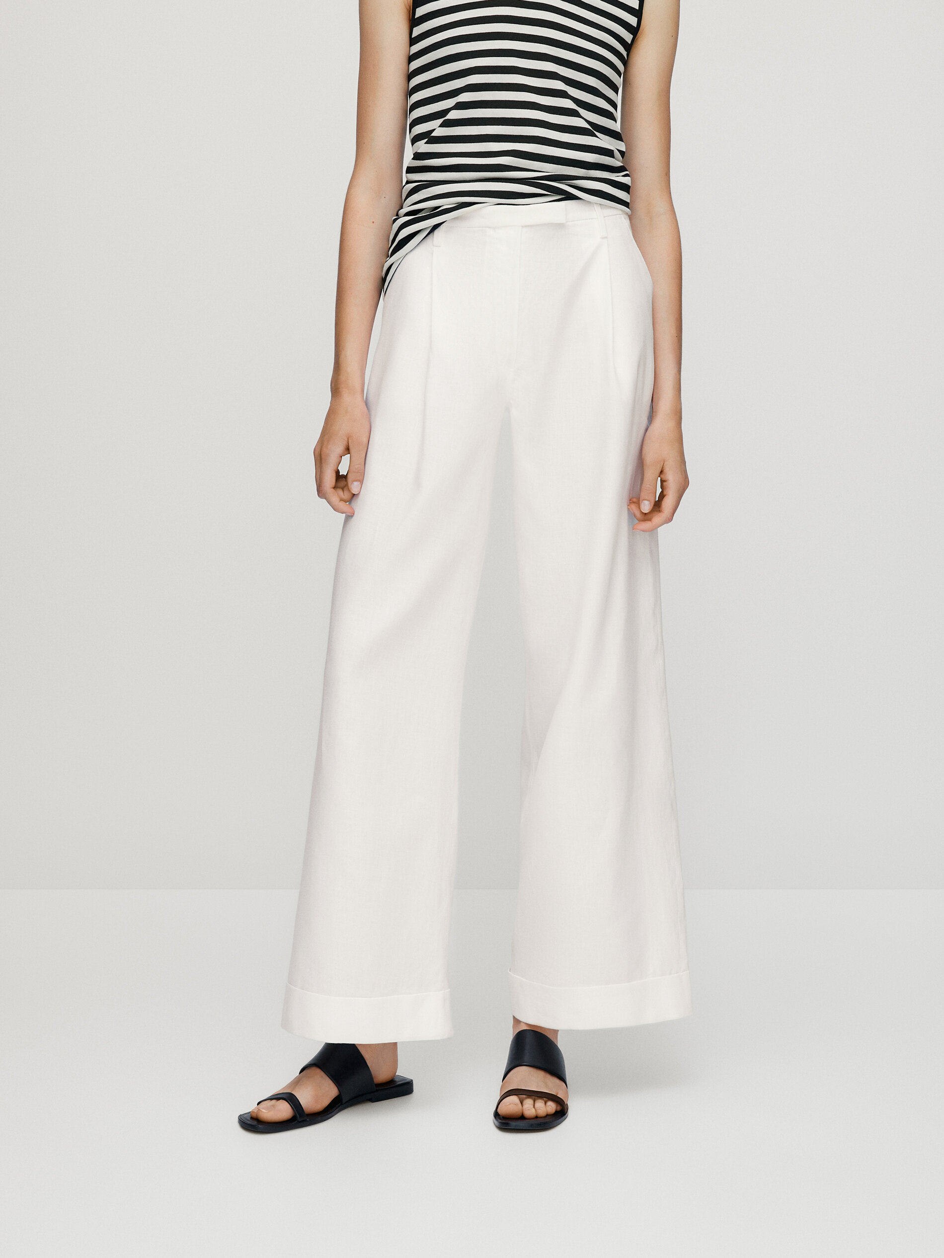 Cropped wide-leg trousers with turn-up 