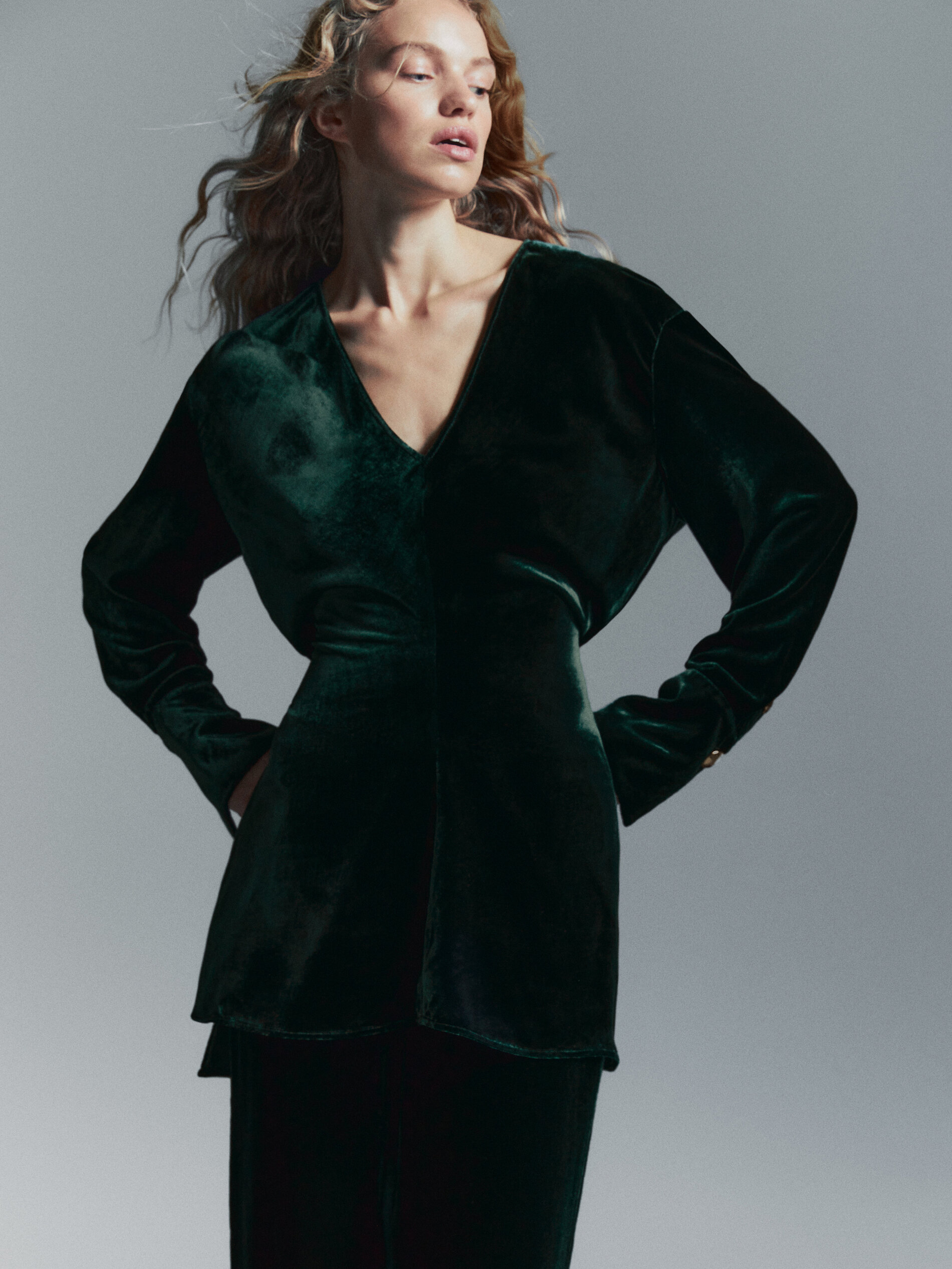 Velvet V-neck shirt GREEN