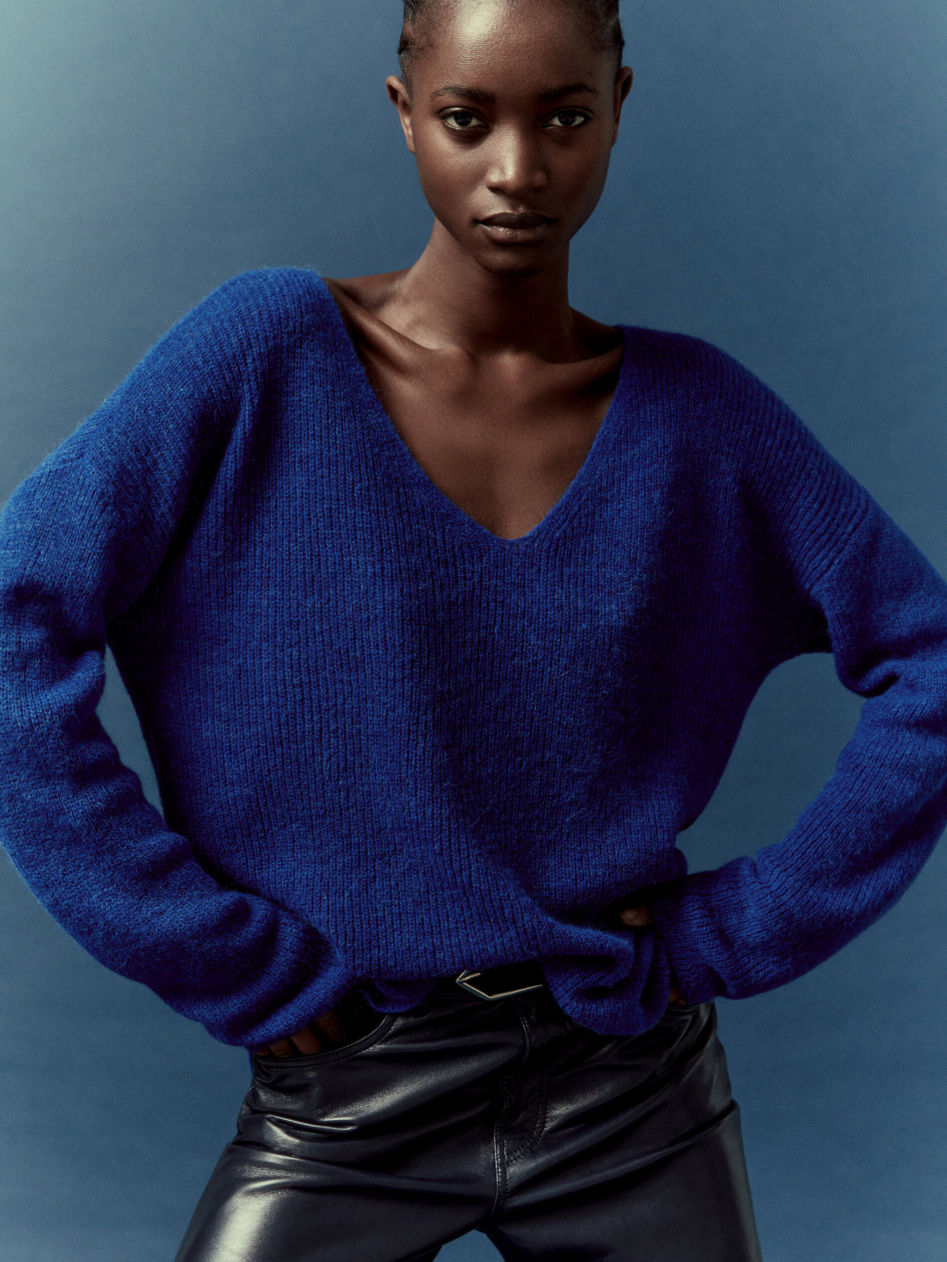 Relaxed V-neck sweater - Massimo Dutti 