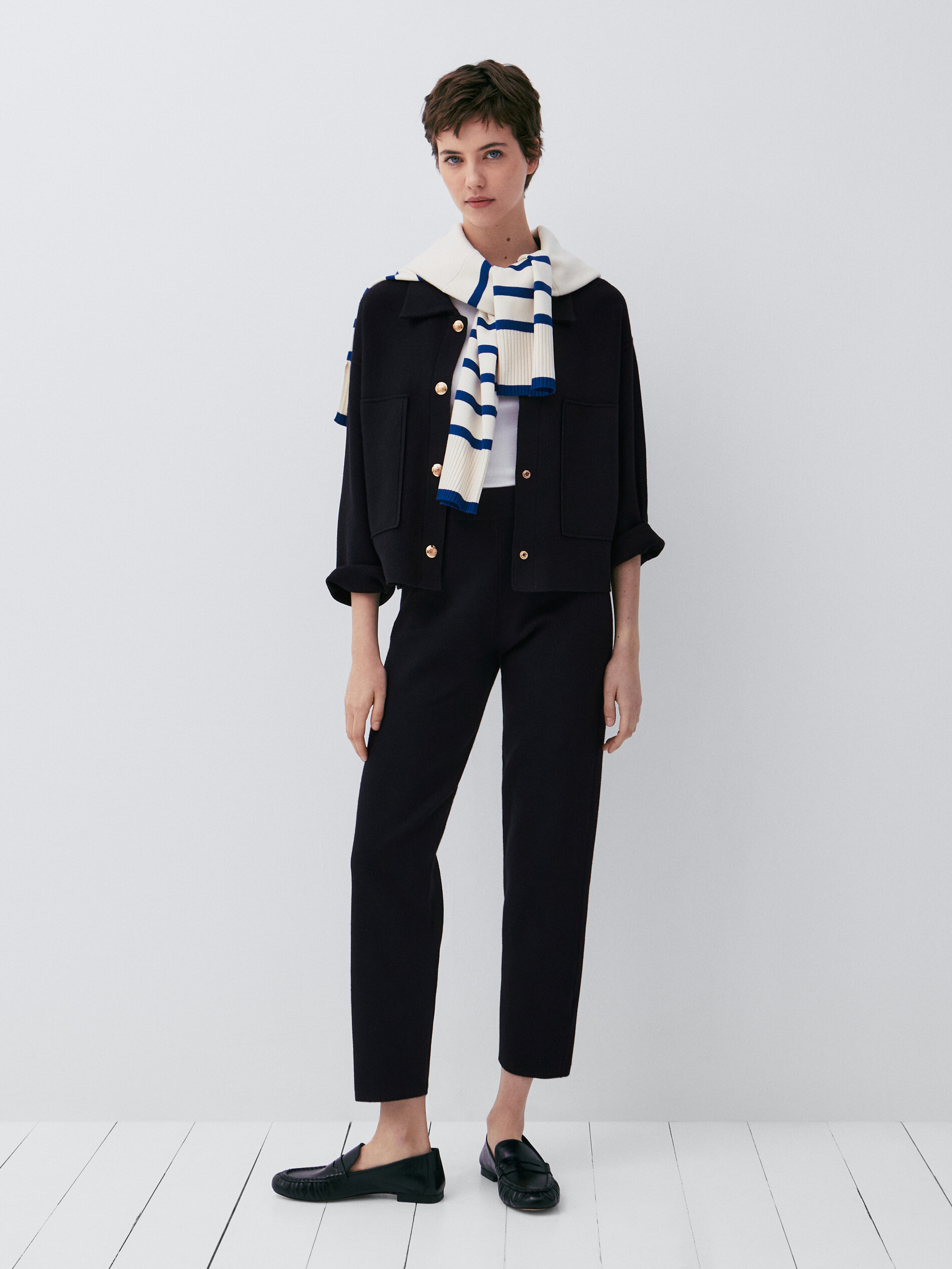 Knit cardigan with gold buttons 