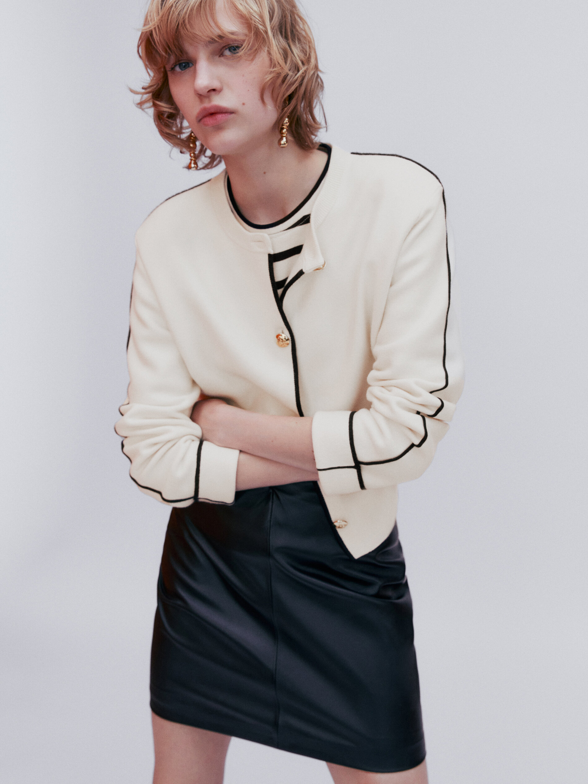 Knit cardigan with contrast trim 