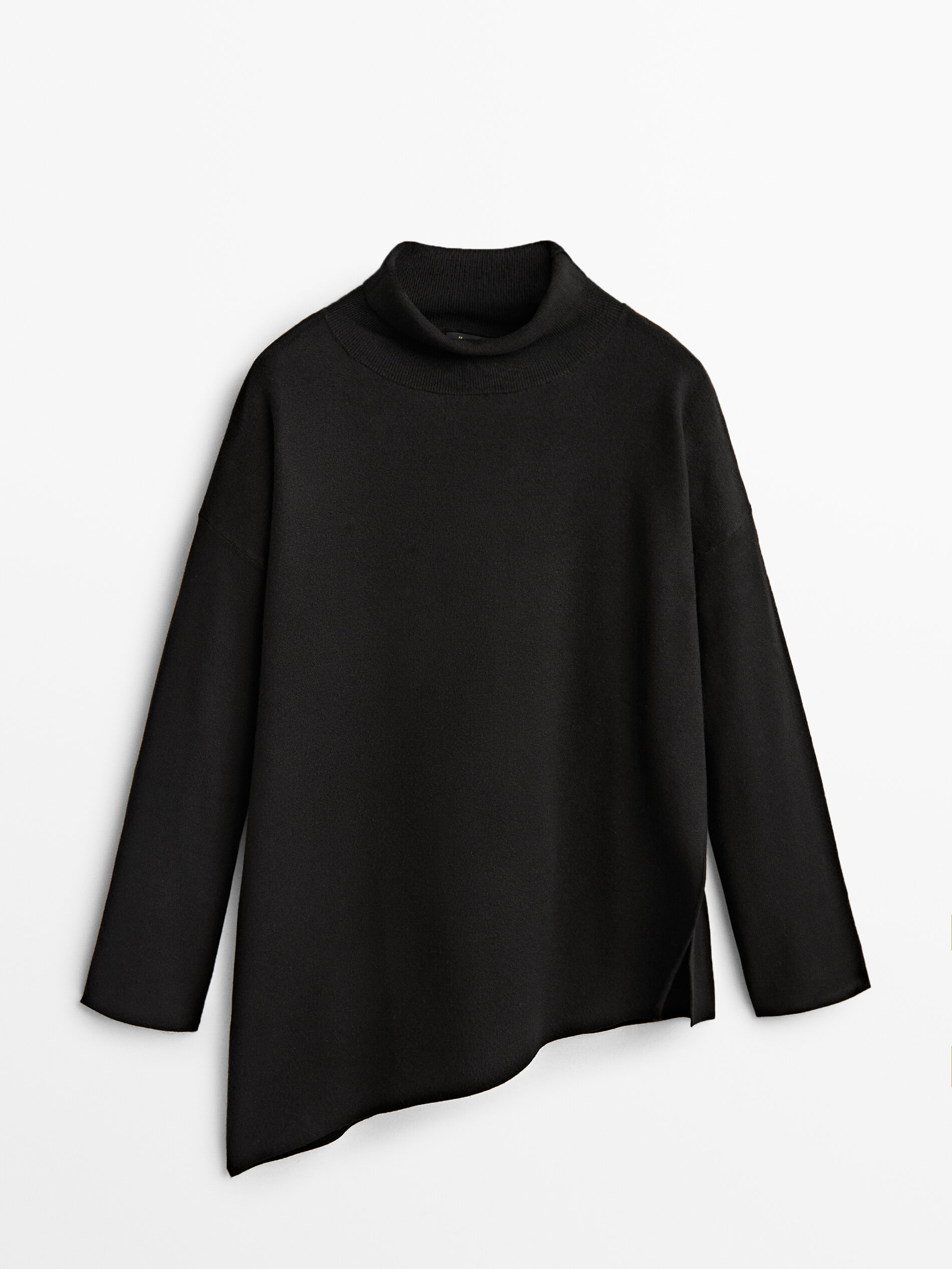 Cape sweater with asymmetric hem 