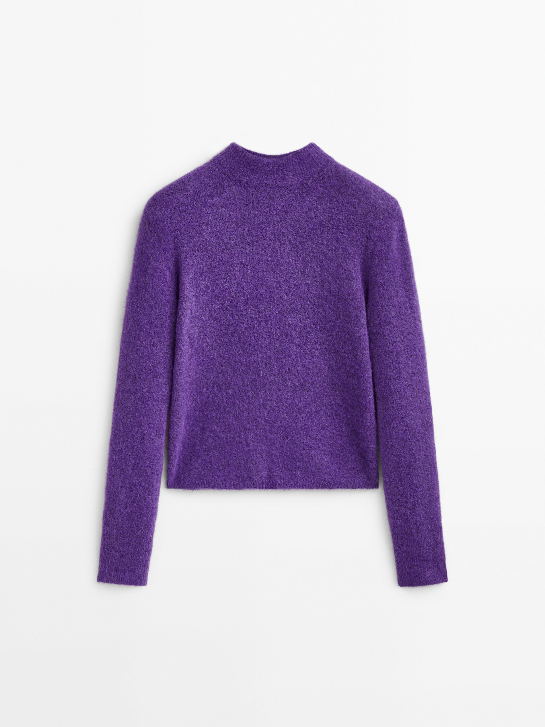 Cape sweater with back opening 