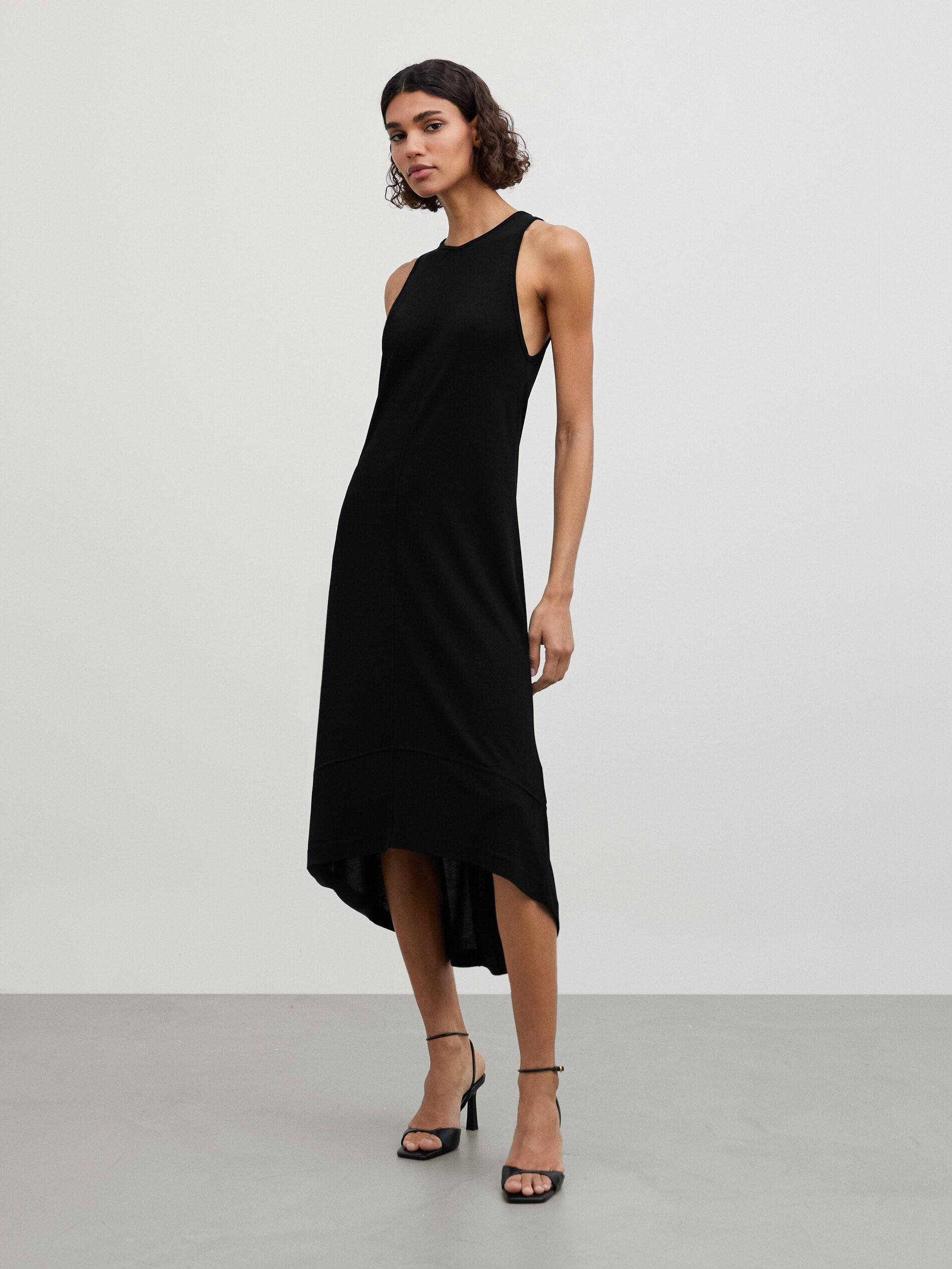 midi black sleeveless dress