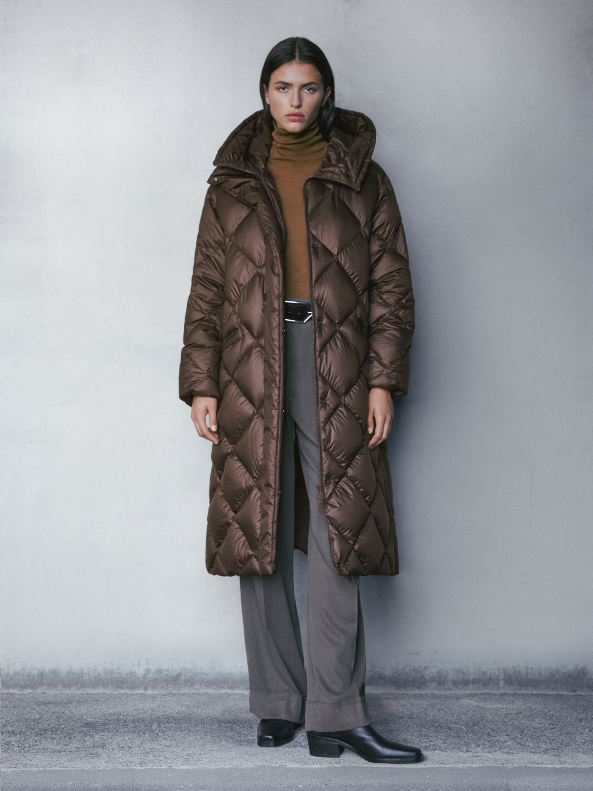 Hooded down and feather puffer jacket 