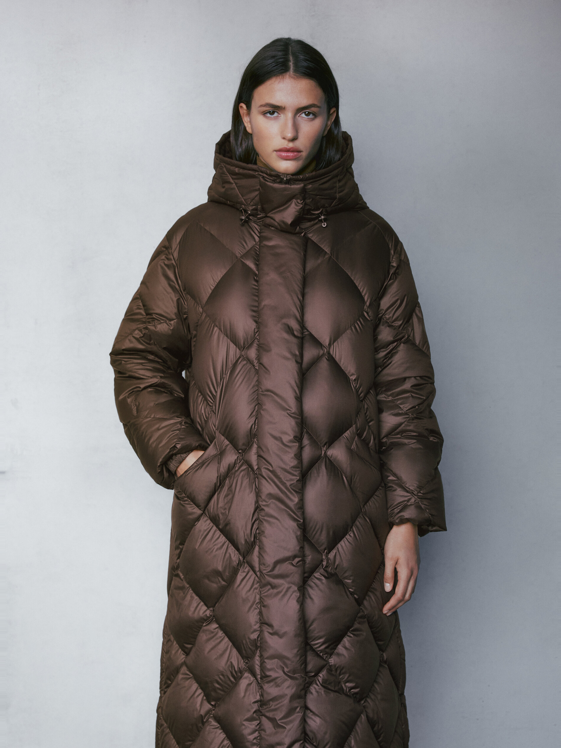 Hooded down and feather puffer jacket 