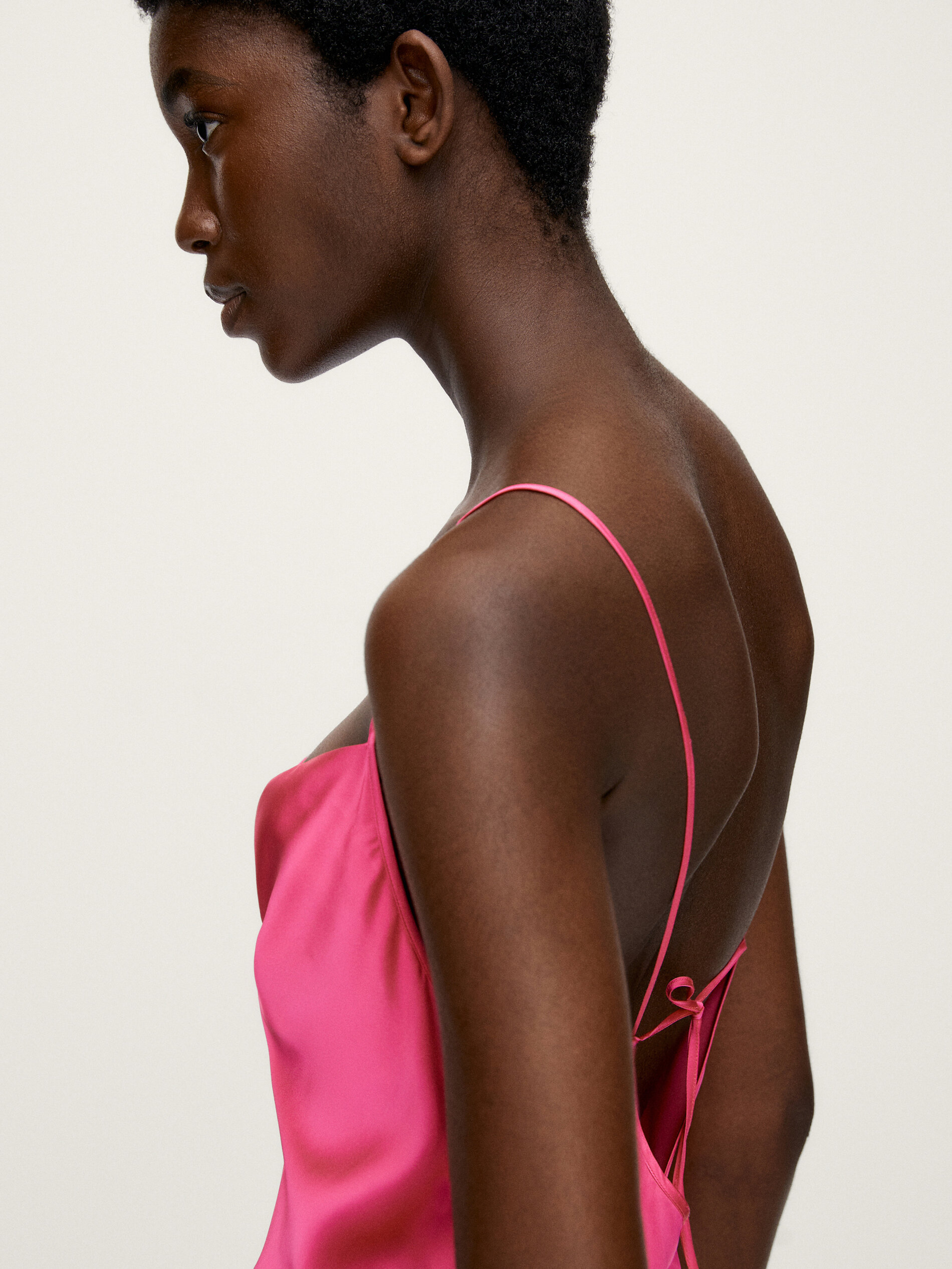 12 vestidos para bodas de Massimo Dutti por menos de 100 € - Estampado  abstracto