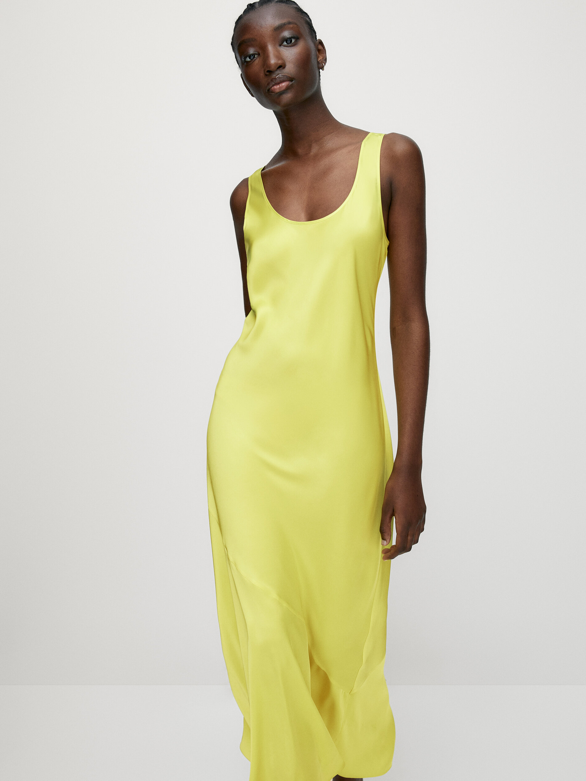 Yellow satin dress - Massimo Dutti Algérie