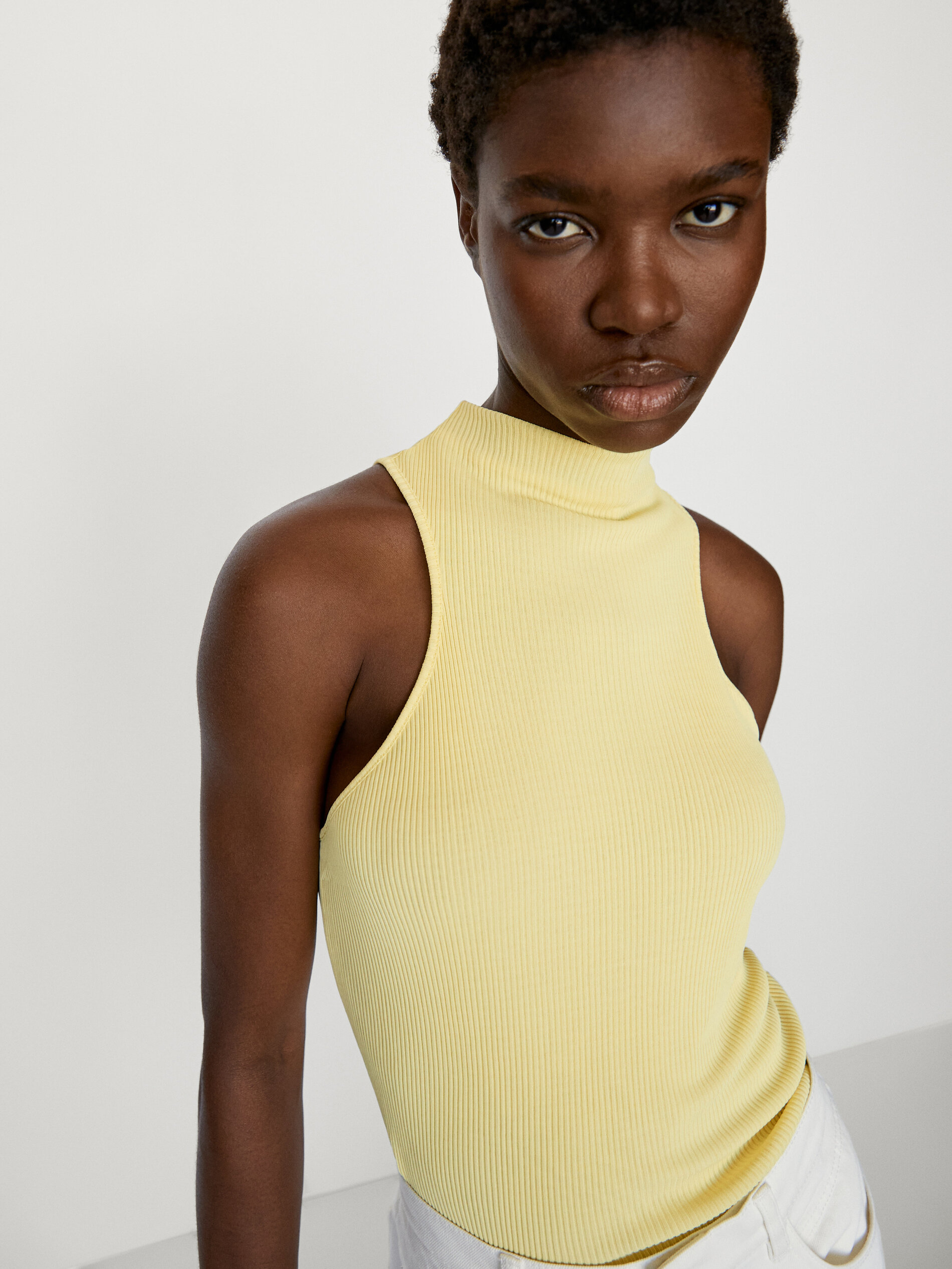modern sleeveless tops