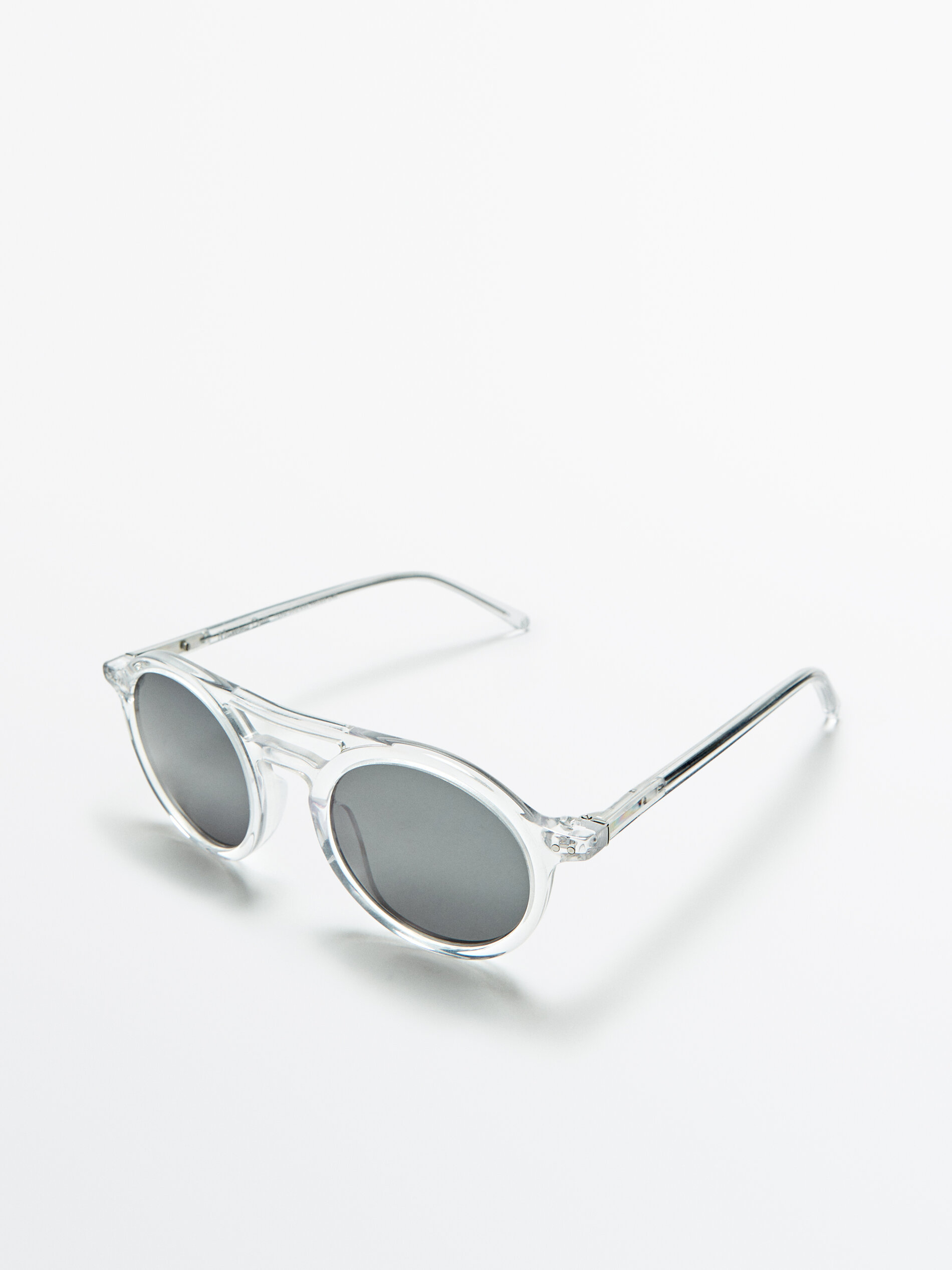 Gafas de sol redondas en plástico negro con lentes ahumadas de ASOS DESIGN  - GLAMI.es