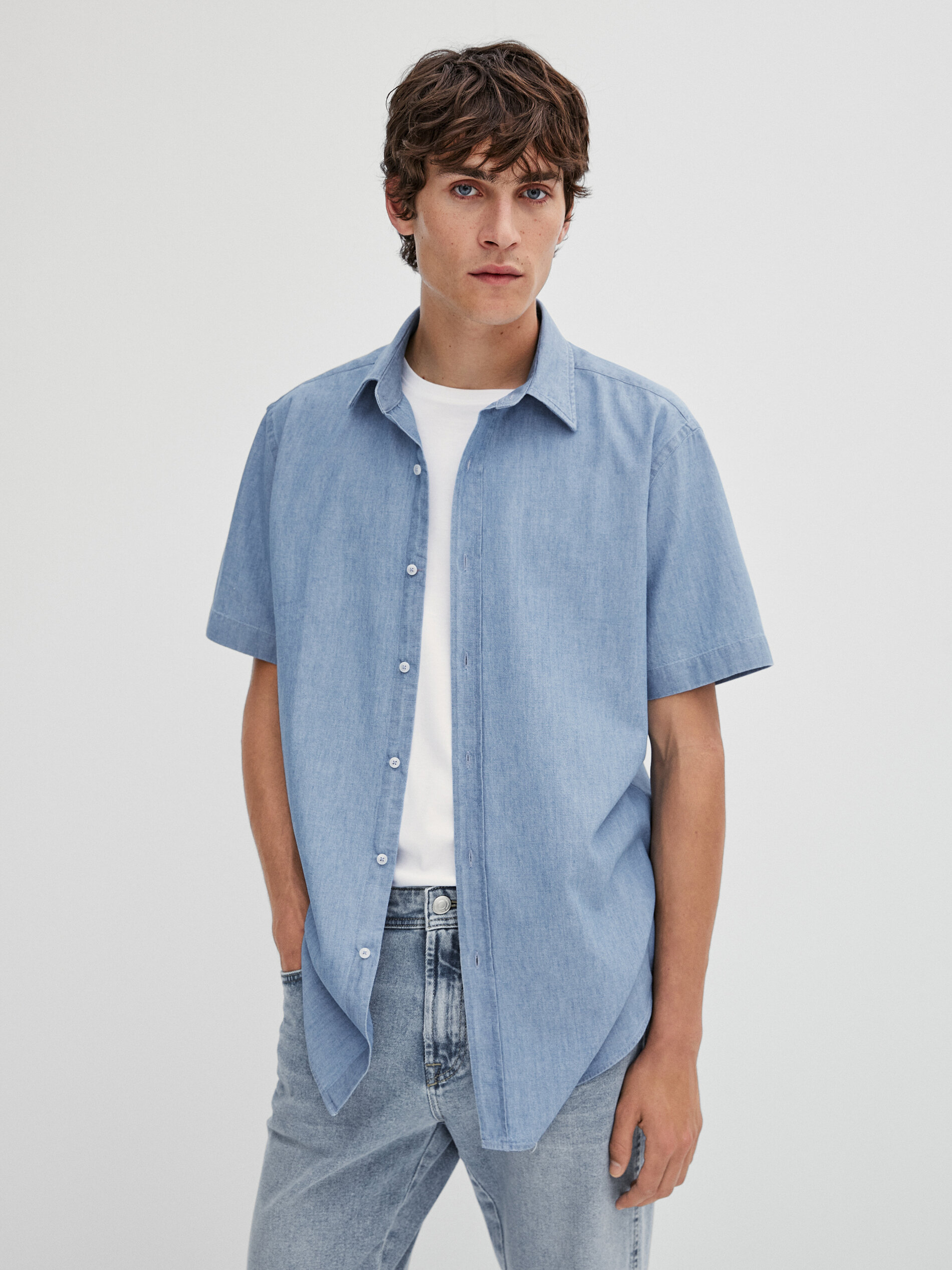 Slim fit denim short sleeve shirt 
