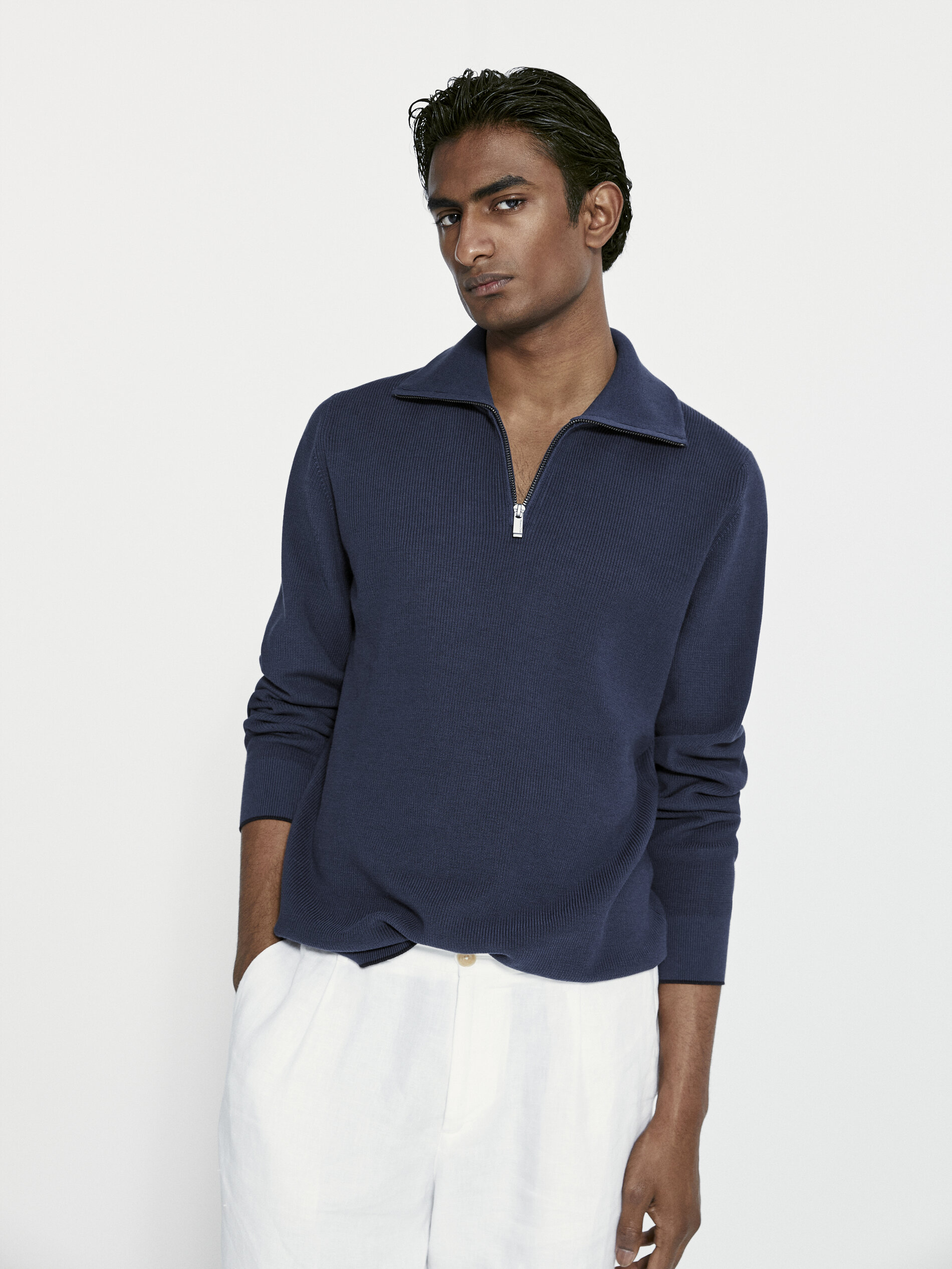 Mock neck knit sweater with a zip 