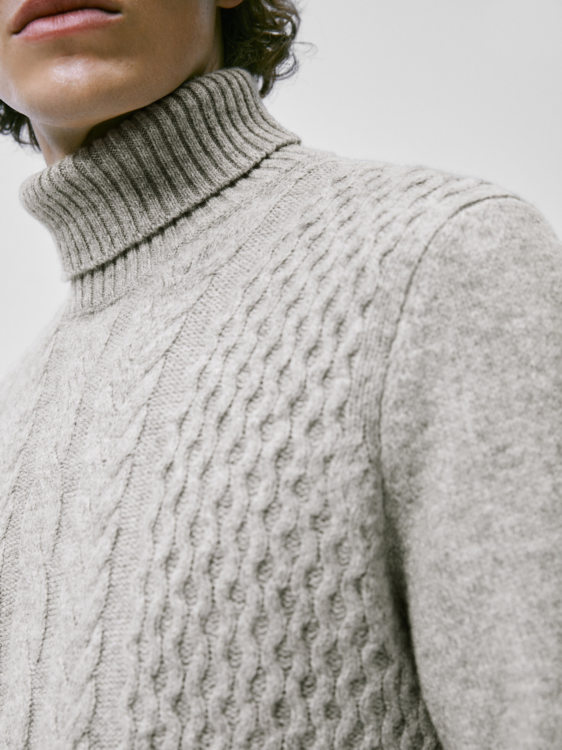 High neck cable knit sweater - Massimo 