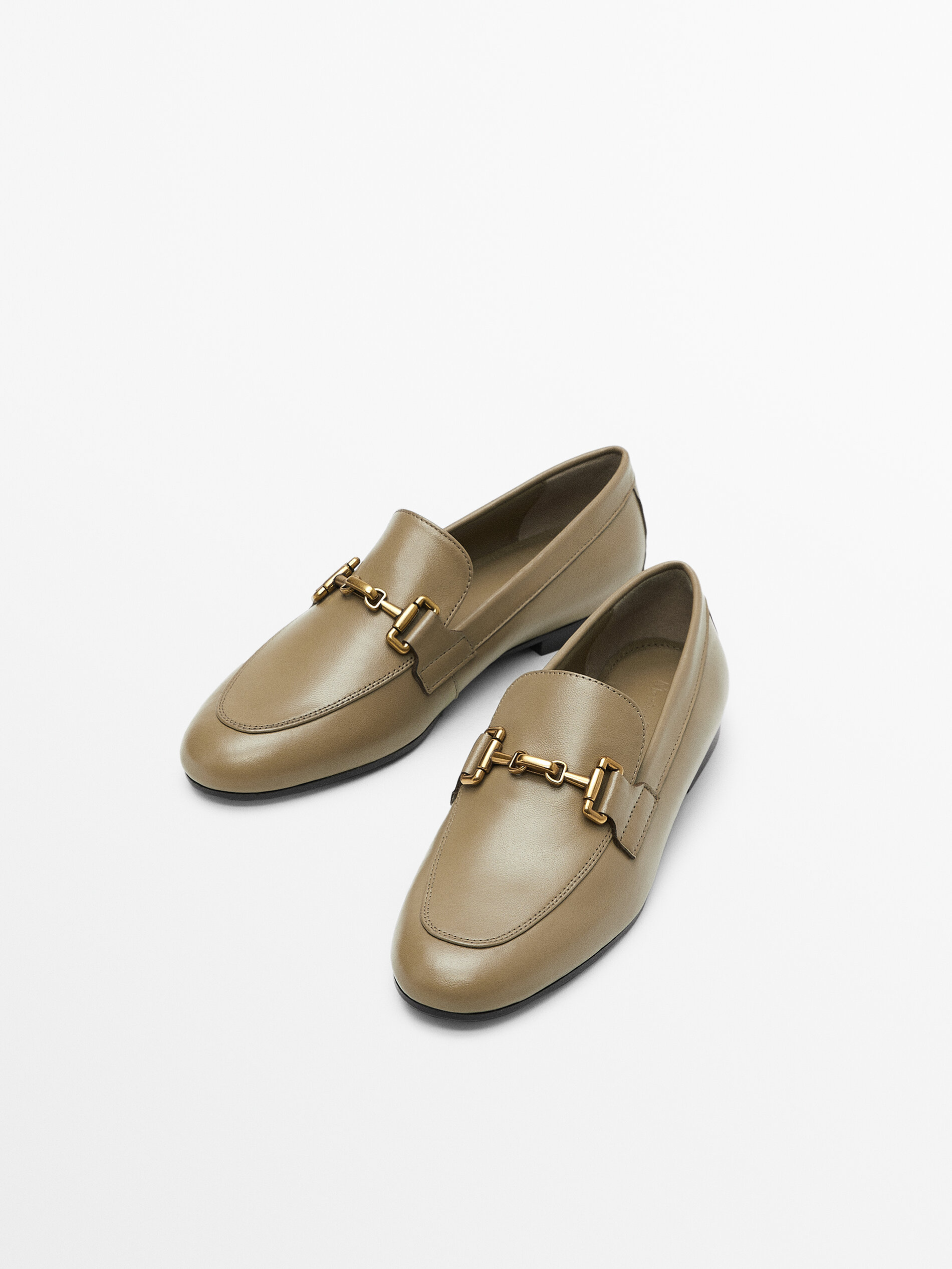 Leather loafers with metal buckle 