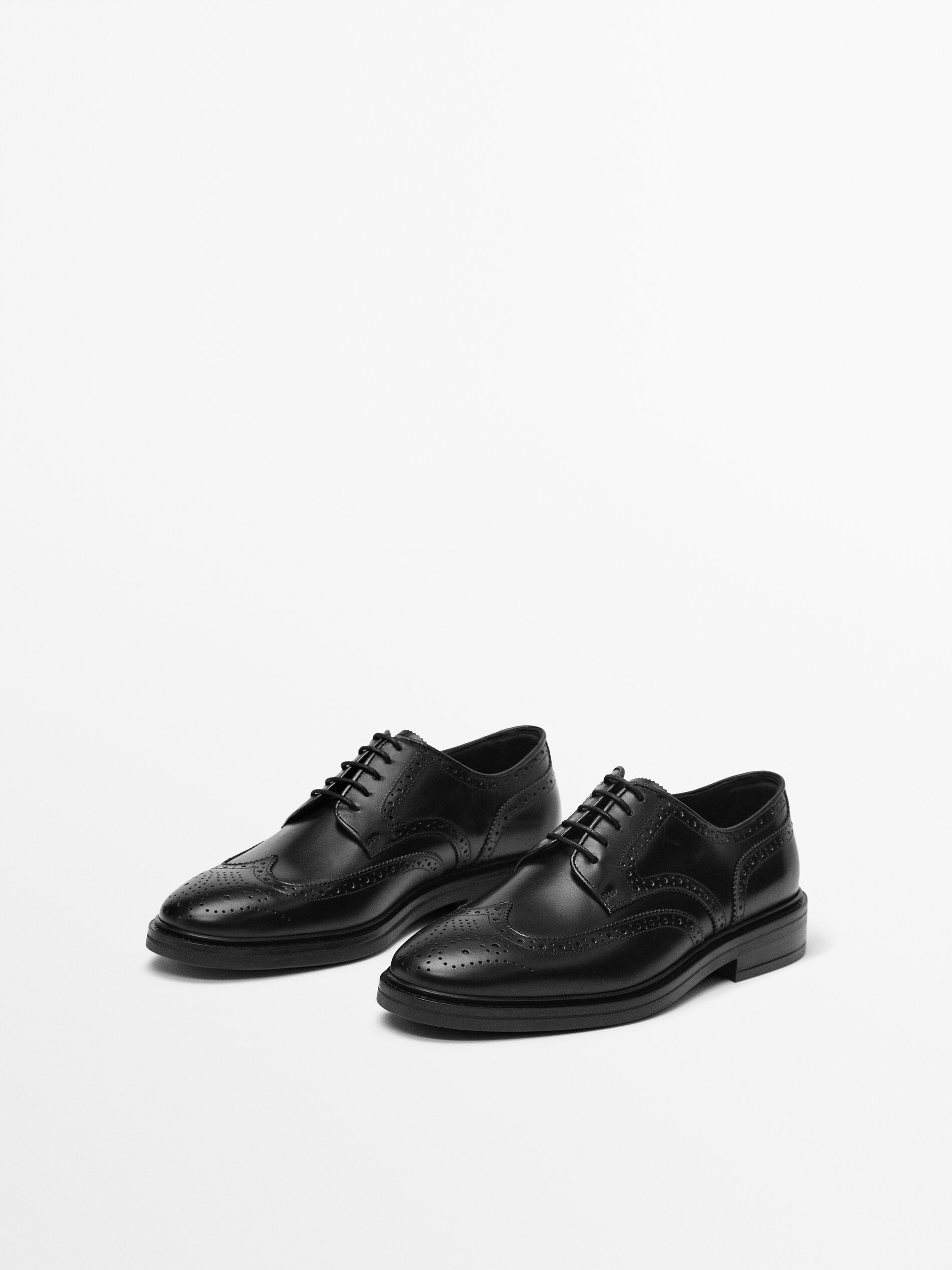 Brushed leather shoes with broguing 