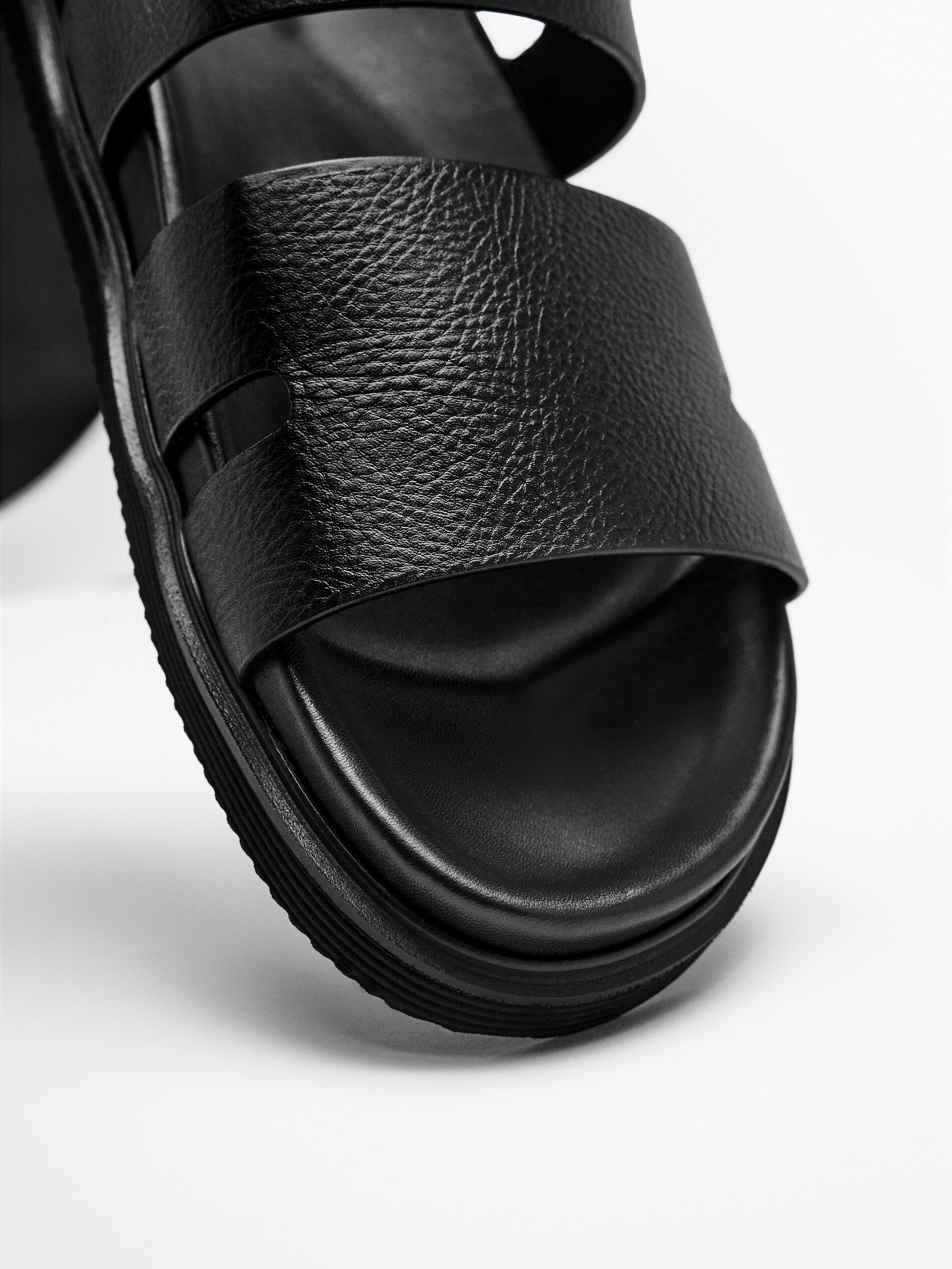 STRAPPY LEATHER SANDALS - Massimo Dutti 