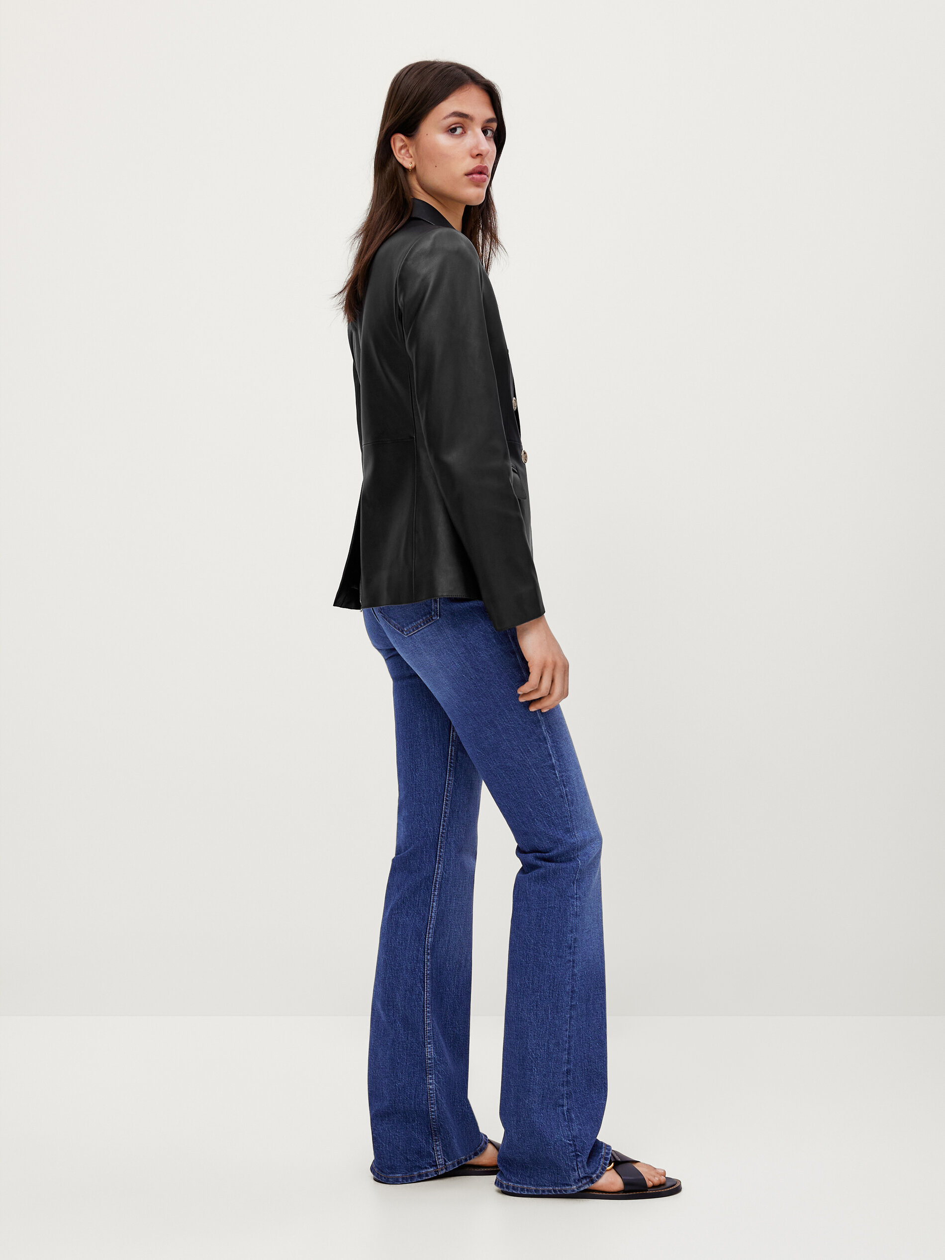 Blazer in pelle nappa con bottoni dorati - Massimo Dutti Italia
