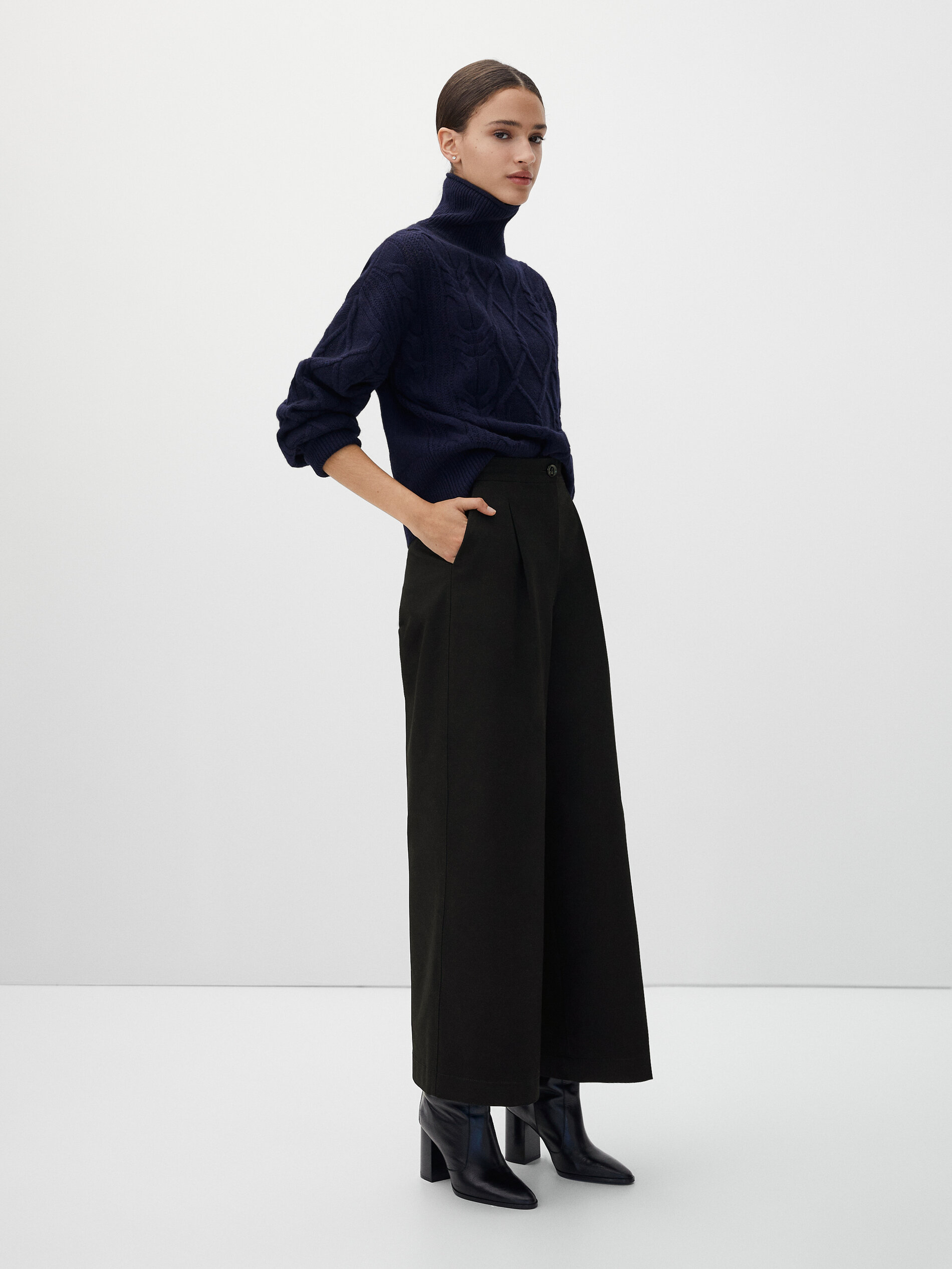 Darted trousers with embroidered waist 