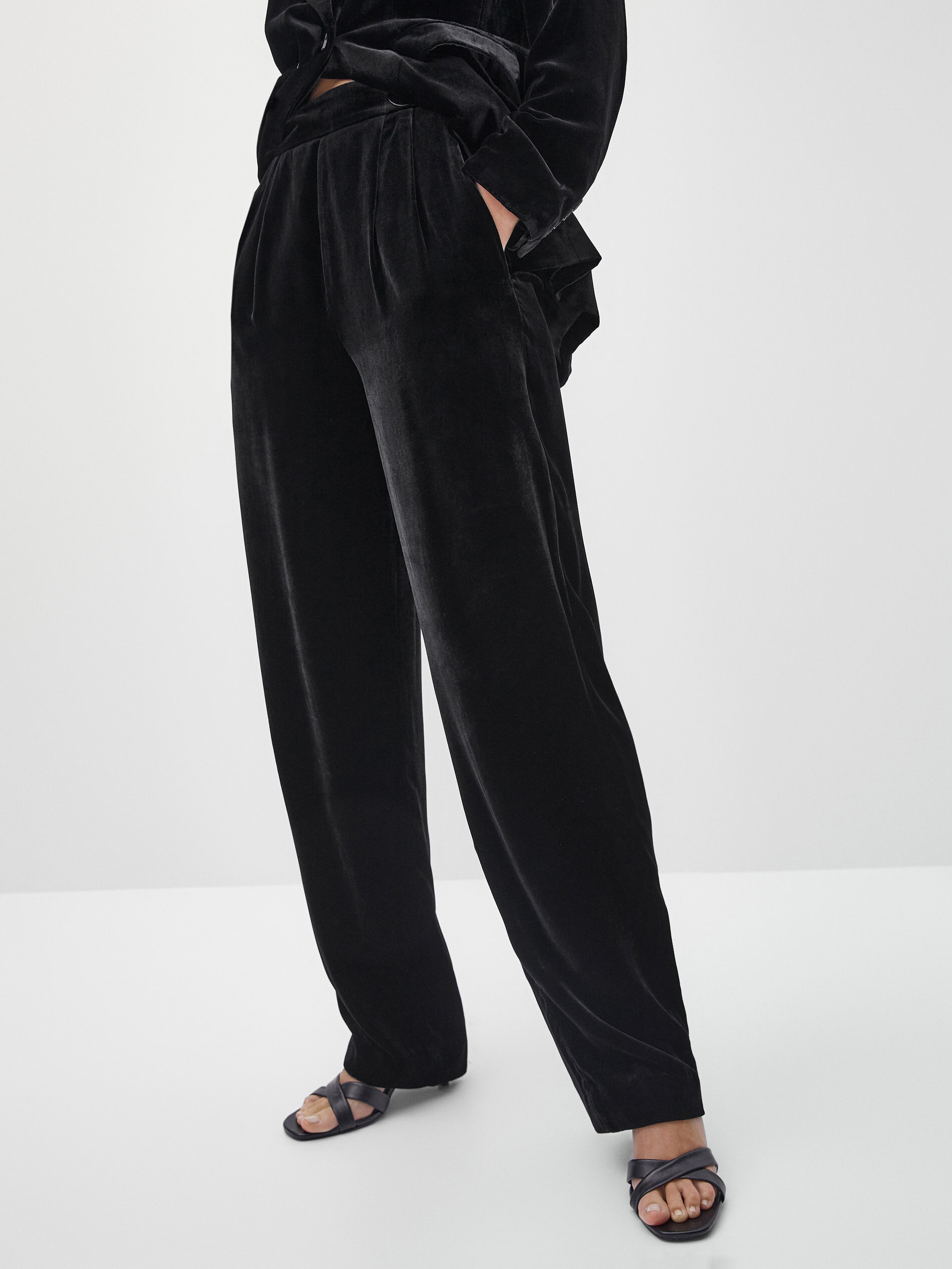 Rebajas Massimo Dutti 2022: los pantalones imprescindibles