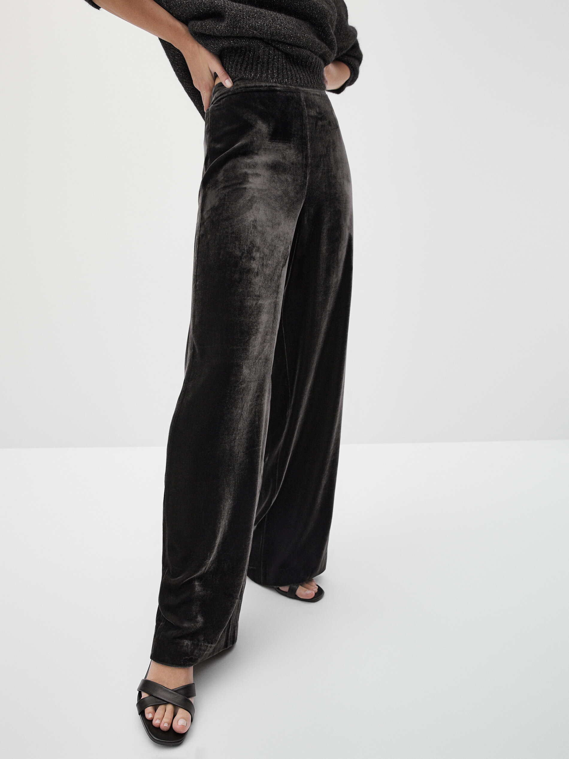 Velvet trousers with elastic waistband 