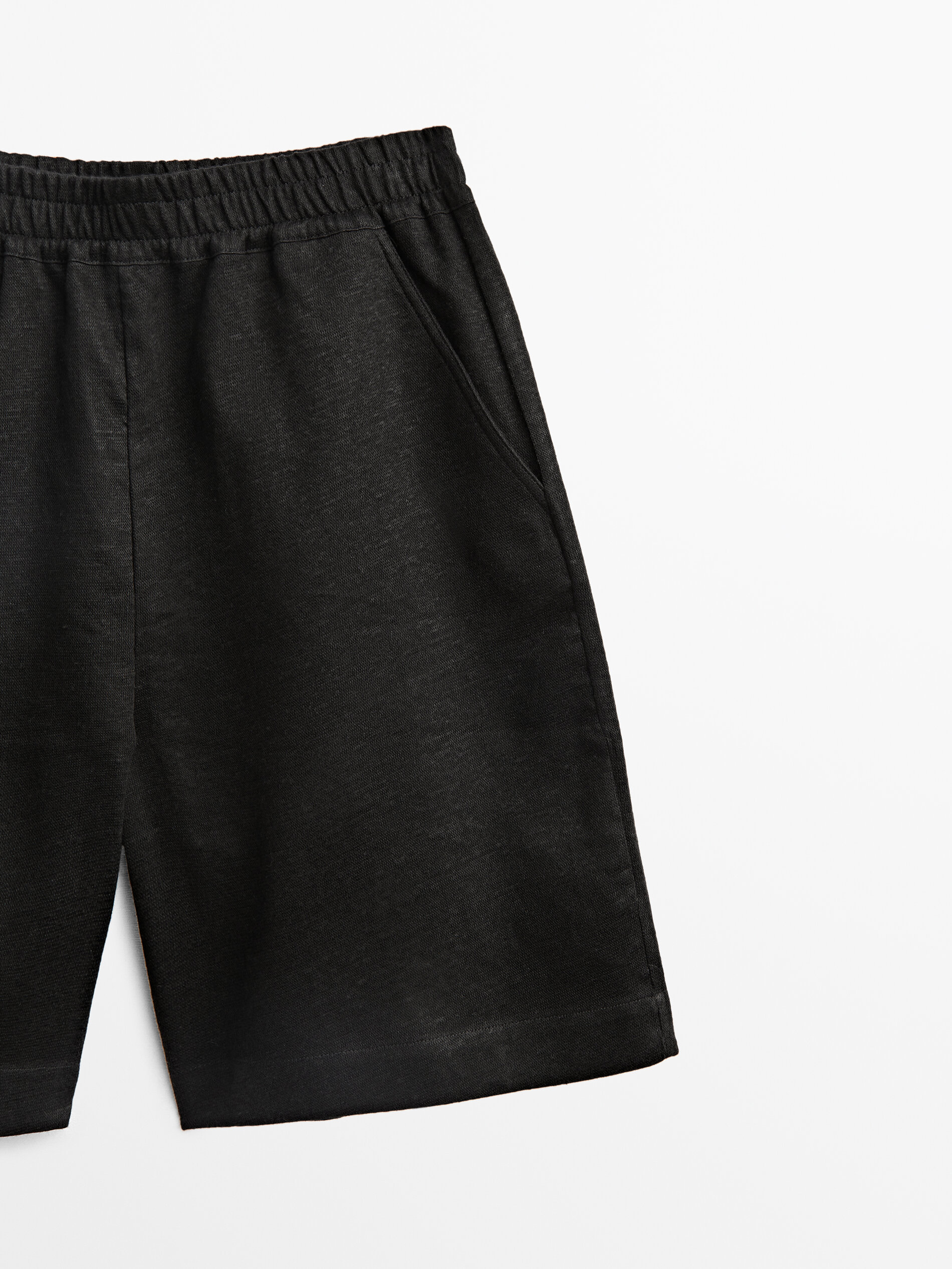 Linen Bermuda shorts with elasticated 