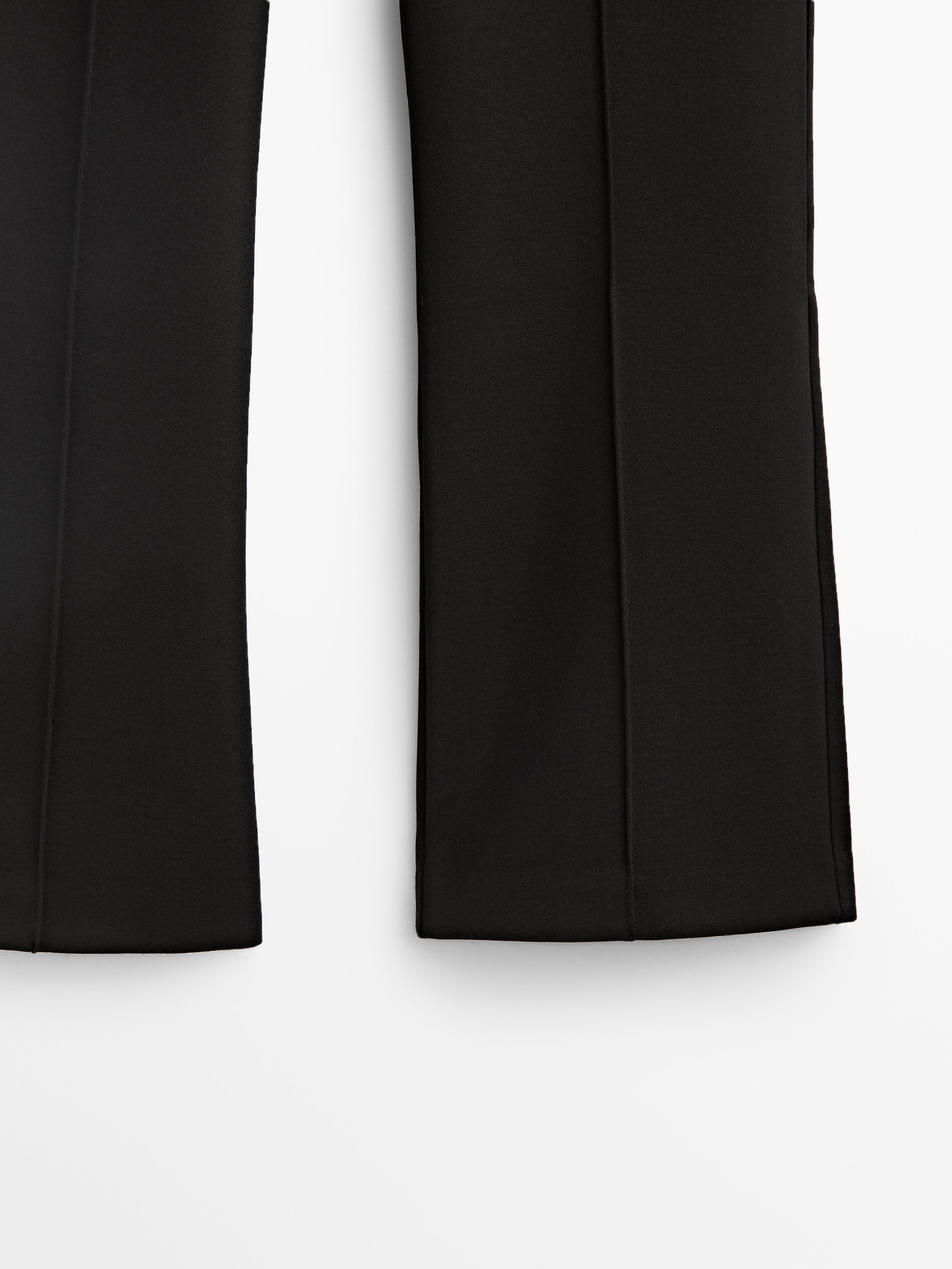 Leggings with central seam
