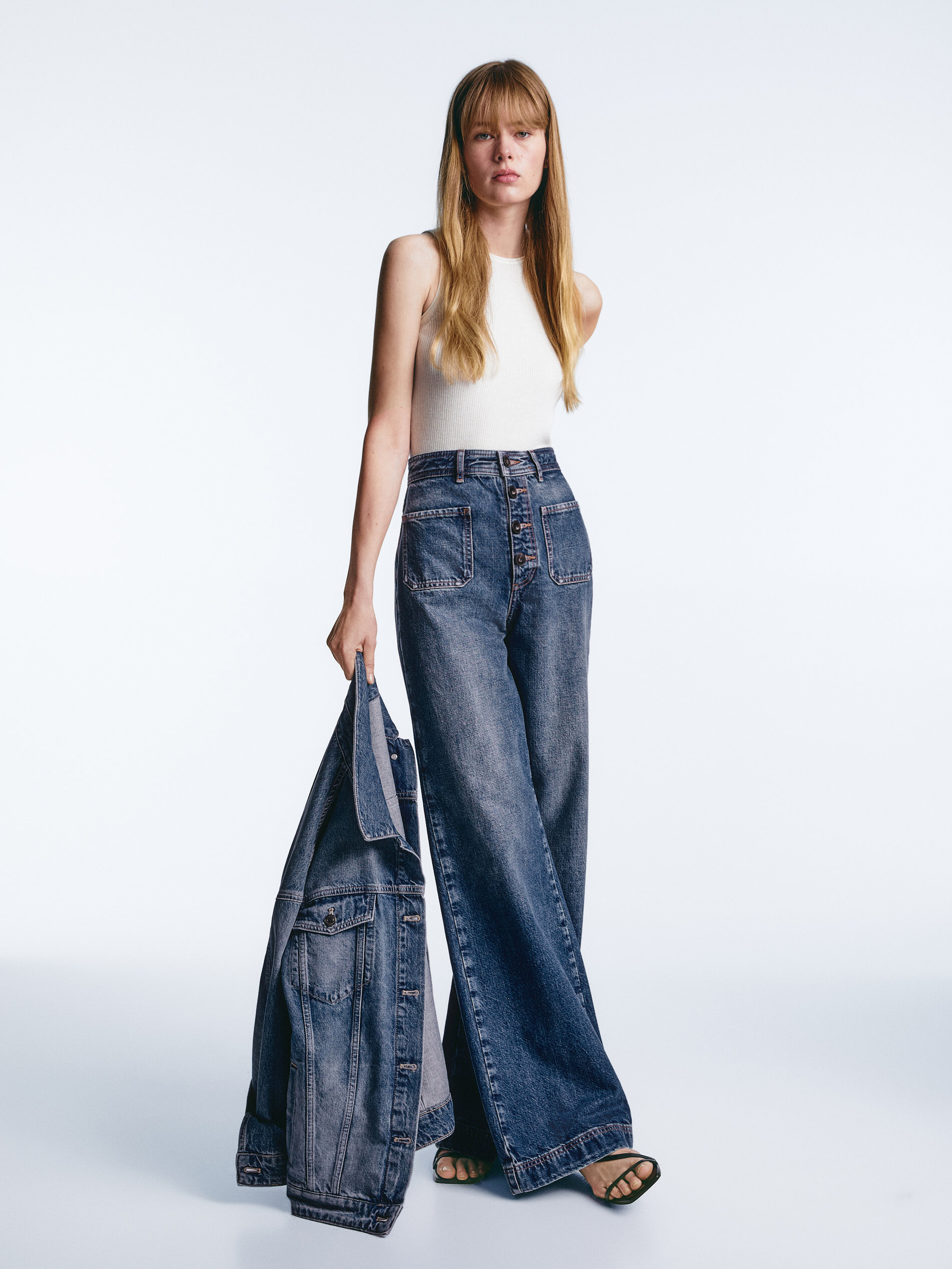 Wide-leg jeans with pockets