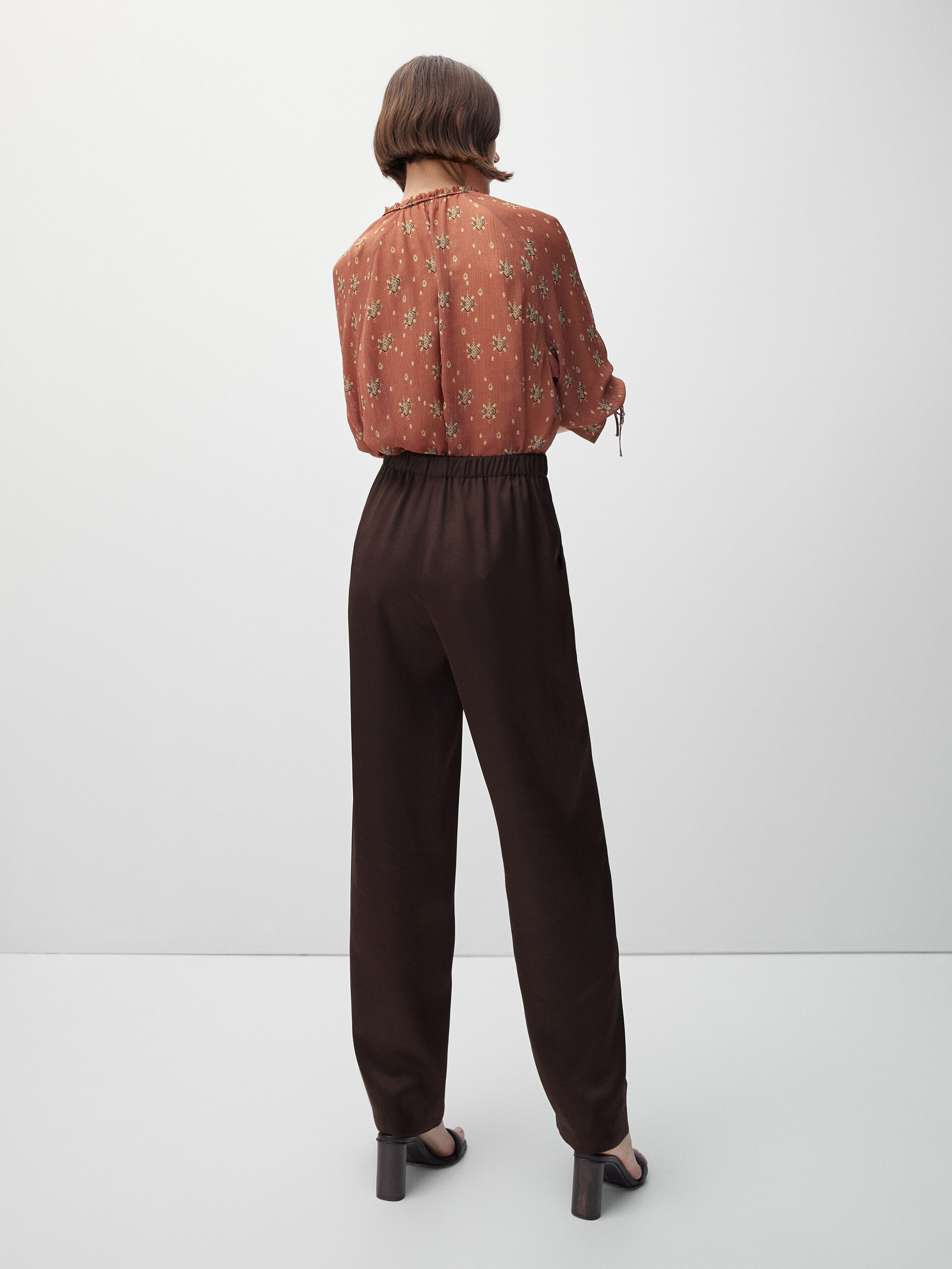 Pantaloni morbidi satinati - Massimo Dutti Italia