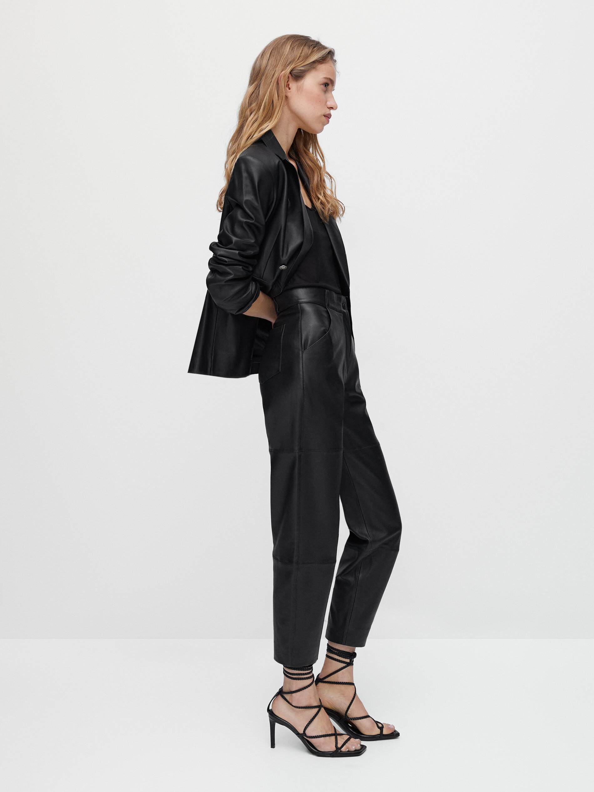 Pantalón negro piel napa slouchy - Massimo Dutti España