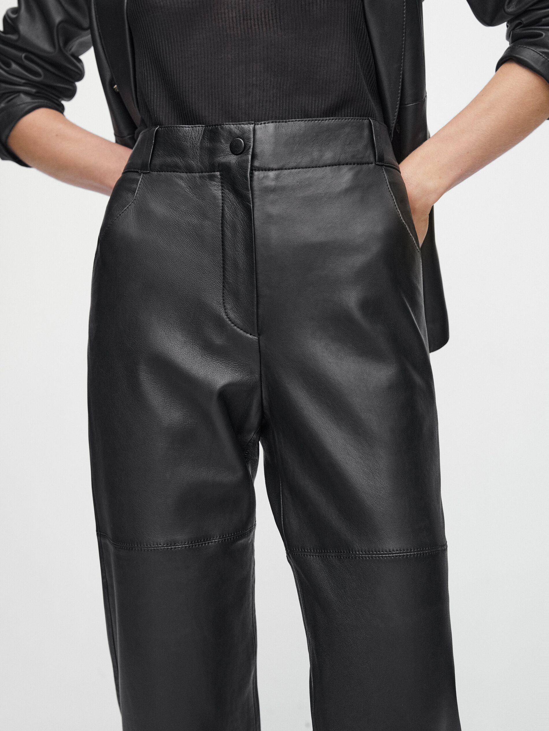Pantalón negro piel napa slouchy - Massimo Dutti España