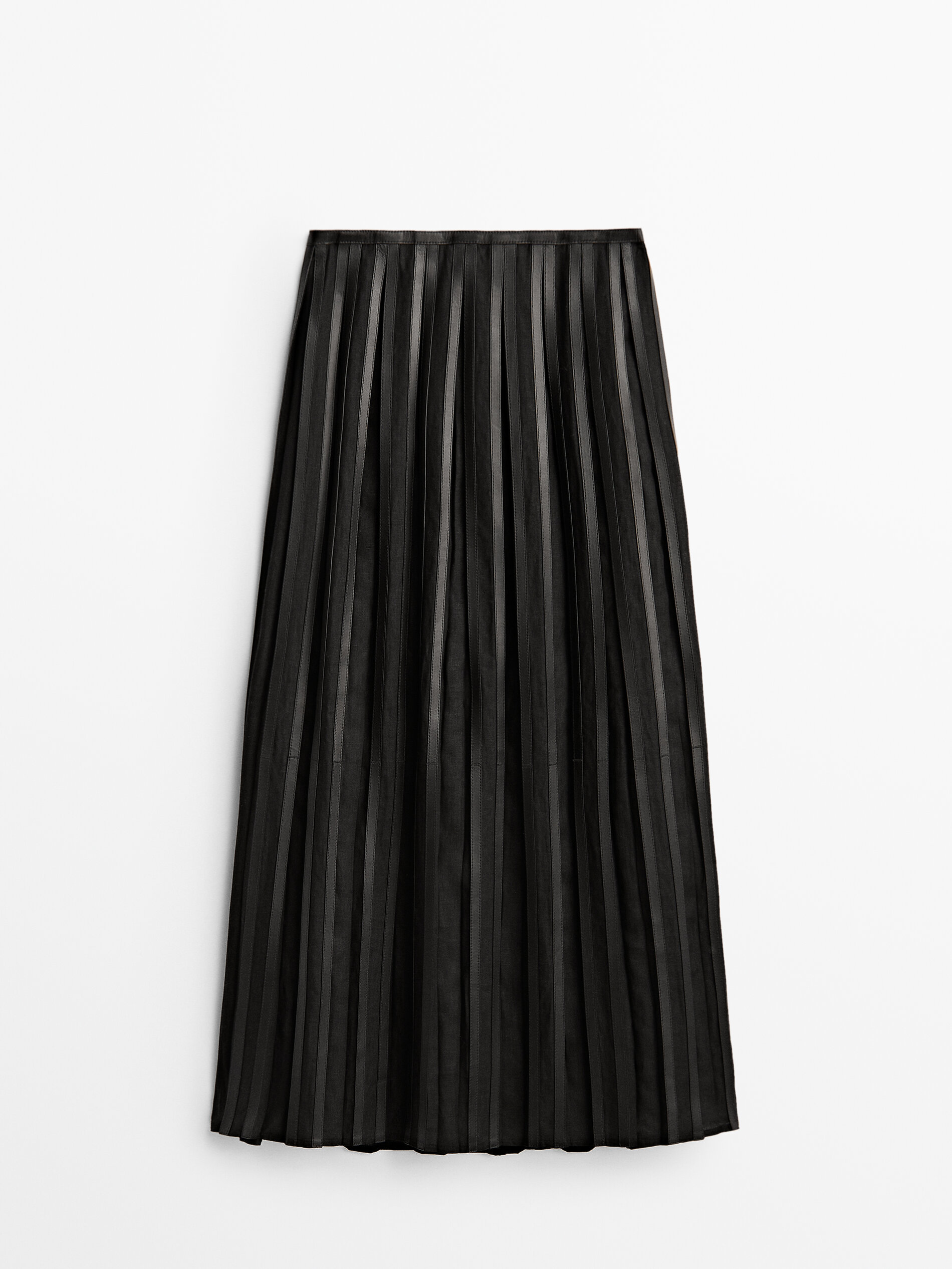 Gonna nera plissettata in pelle Limited Edition - Massimo Dutti Italia