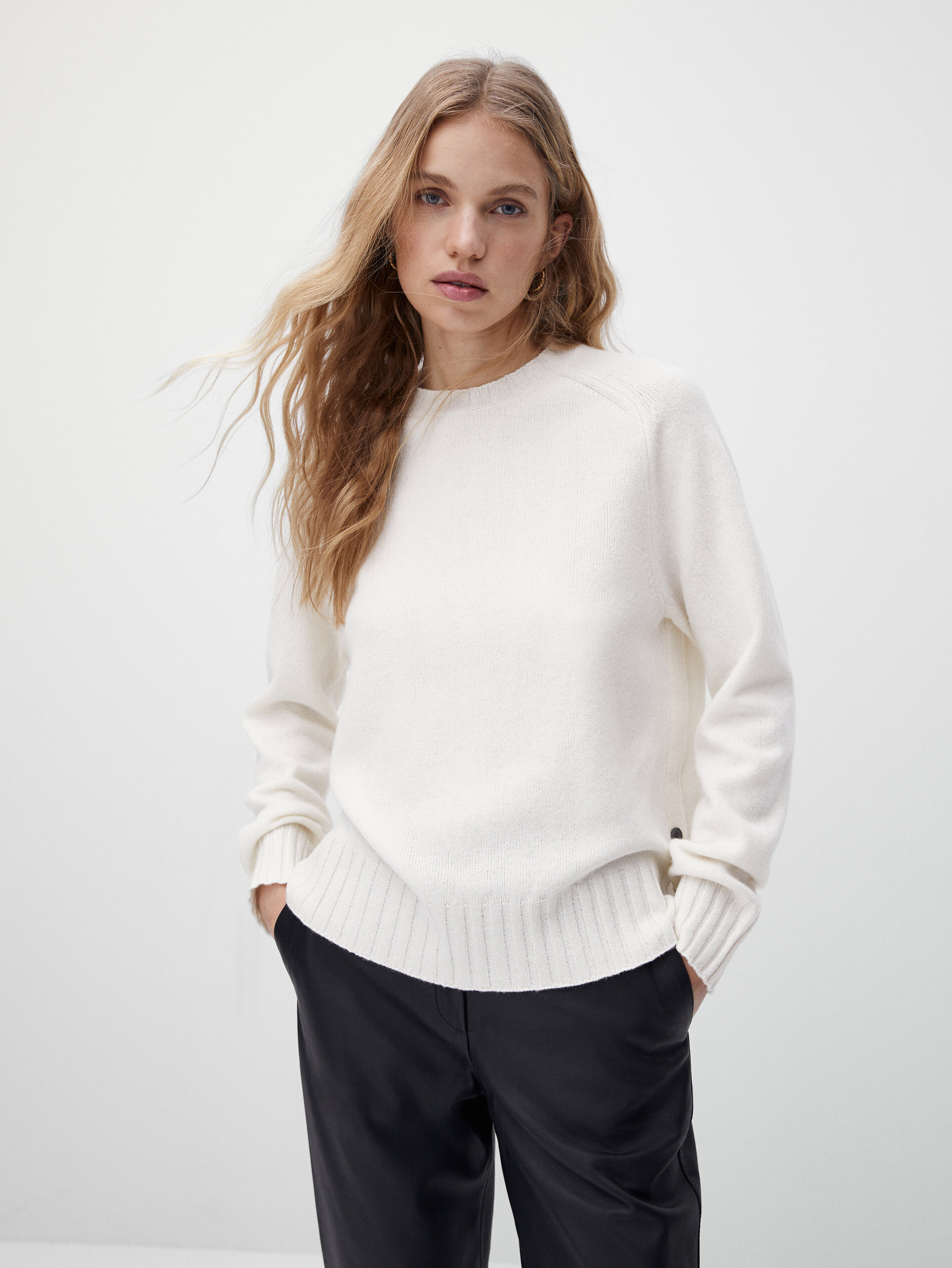 null´s Wool sweater with side buttons Massimo Dutti United States 