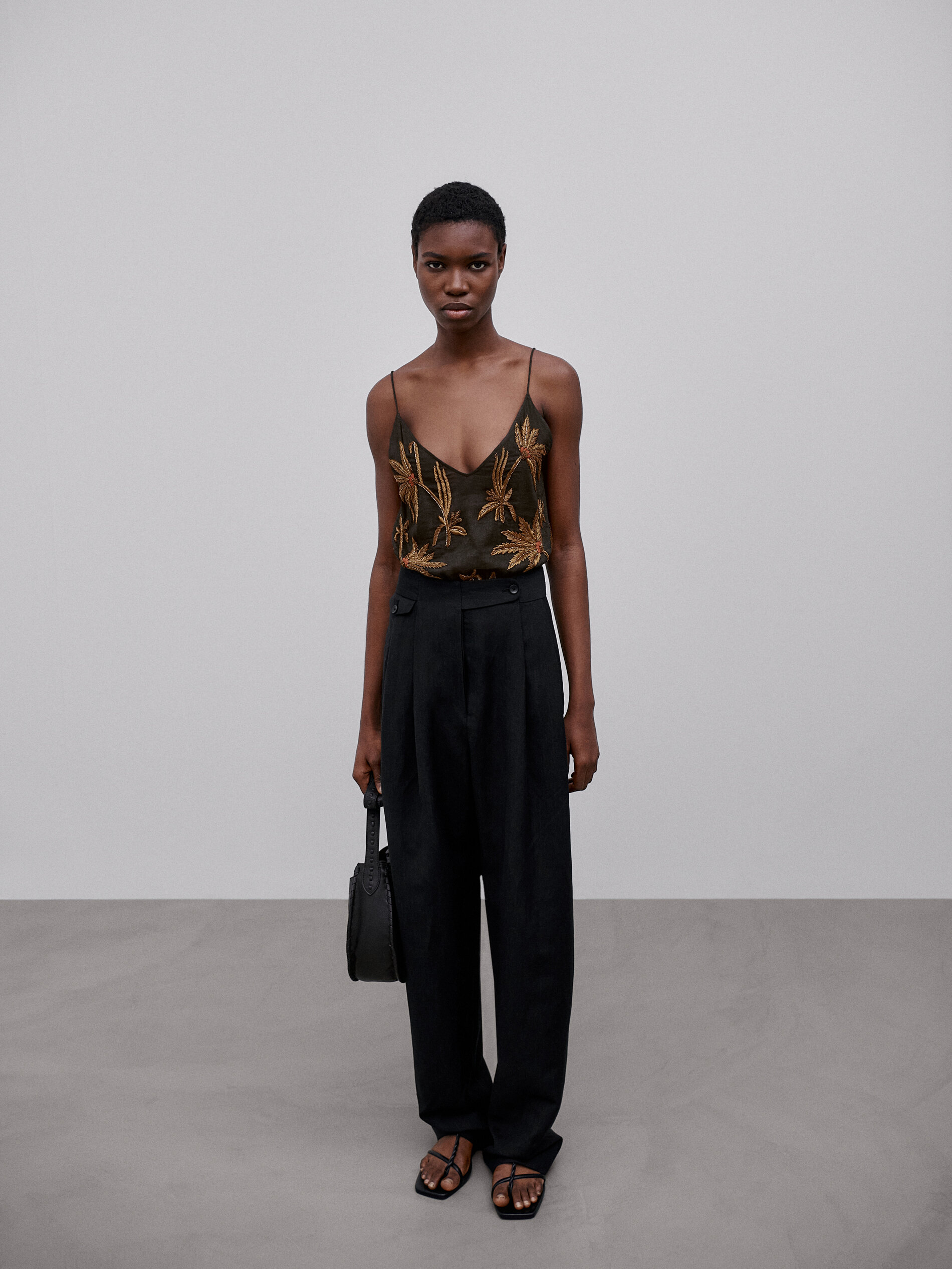Linen top with palm tree embroidery 