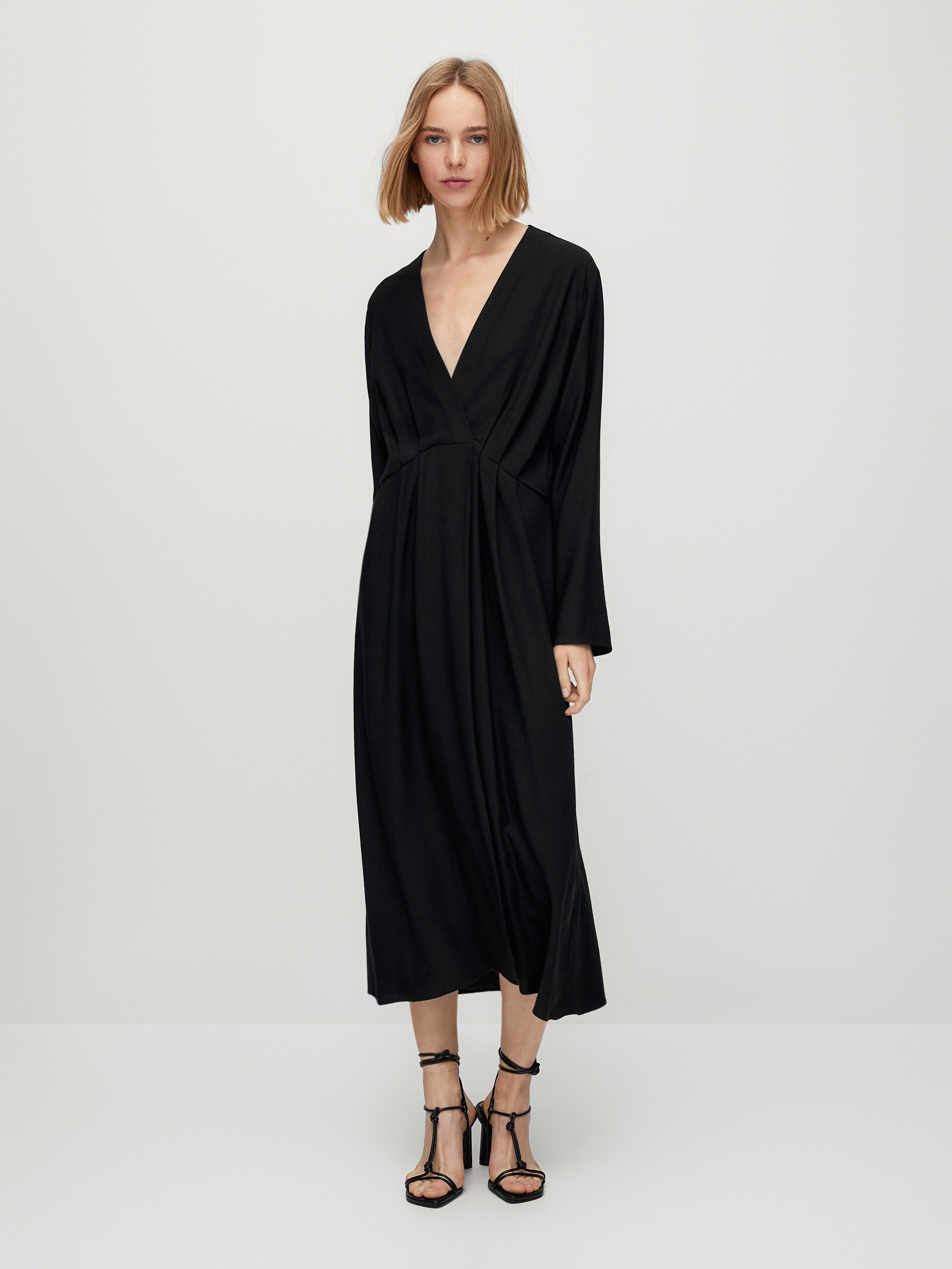massimo dutti robe noire