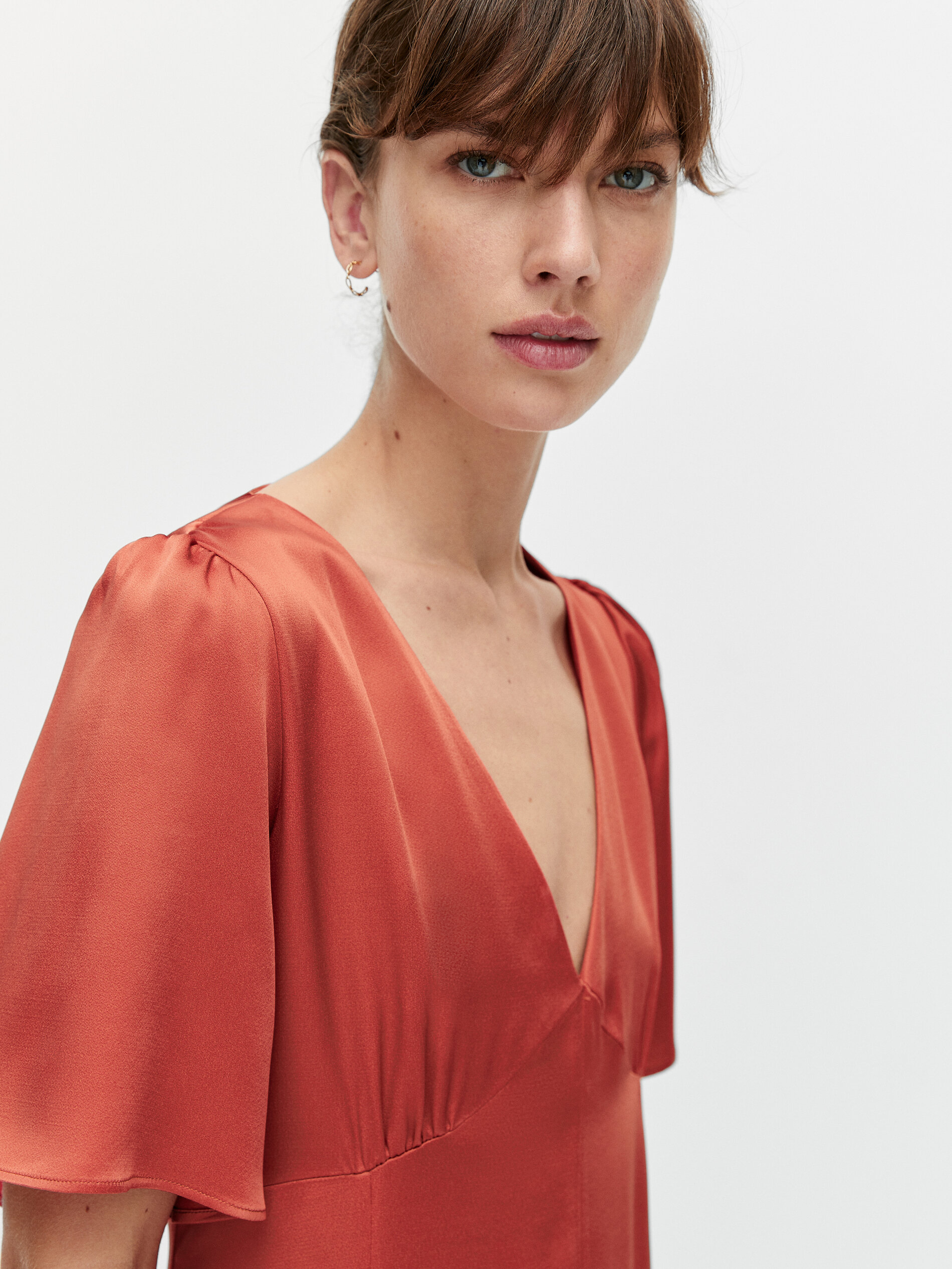 Vestido largo satinado manga corta - Massimo Dutti España