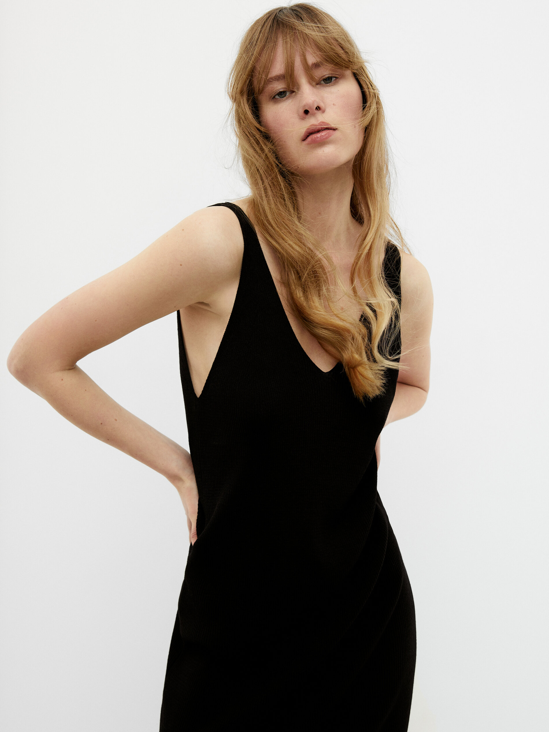 Vestido largo de punto tirantes - Massimo Dutti España