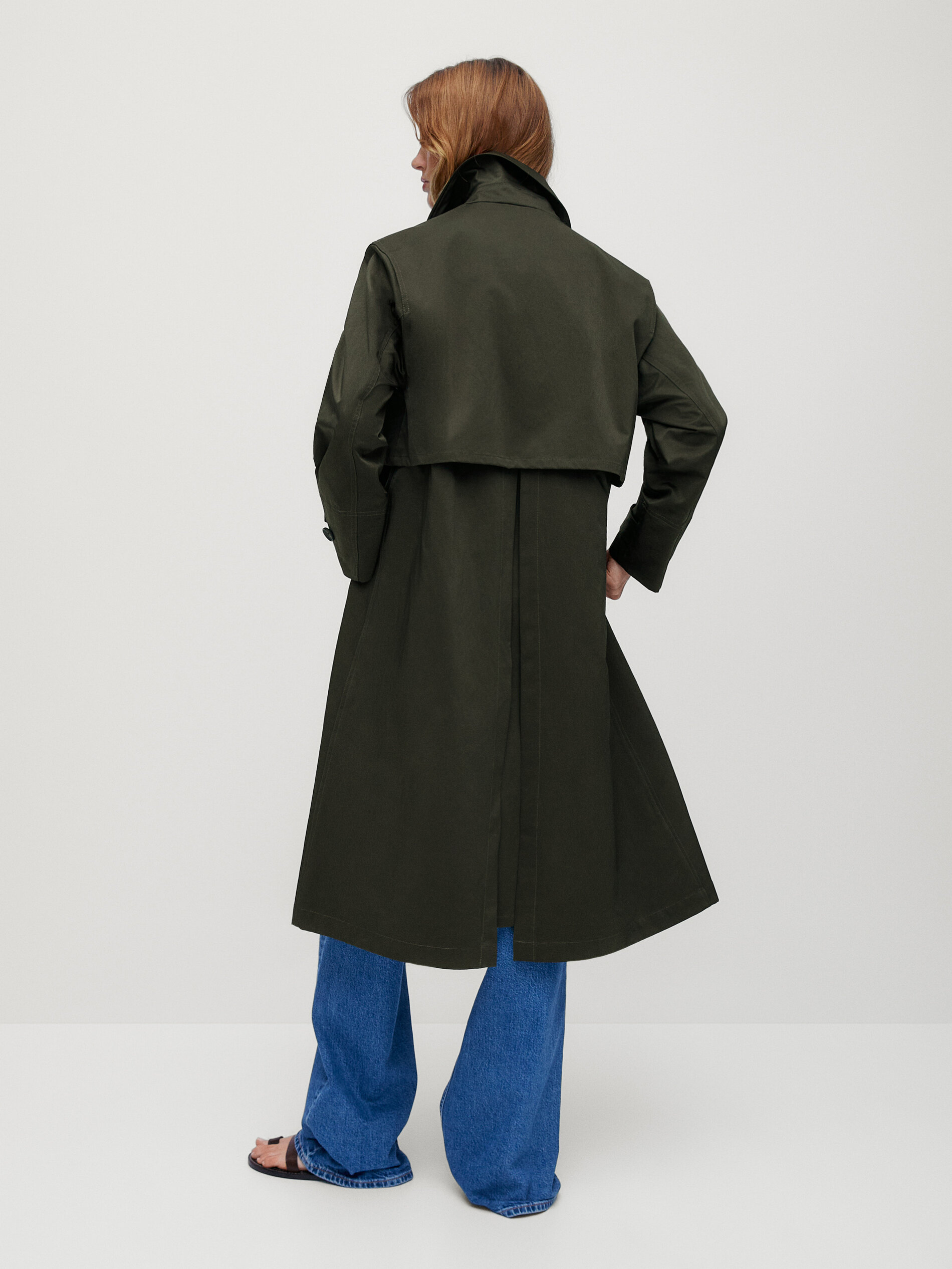 Green buttoned trench coat