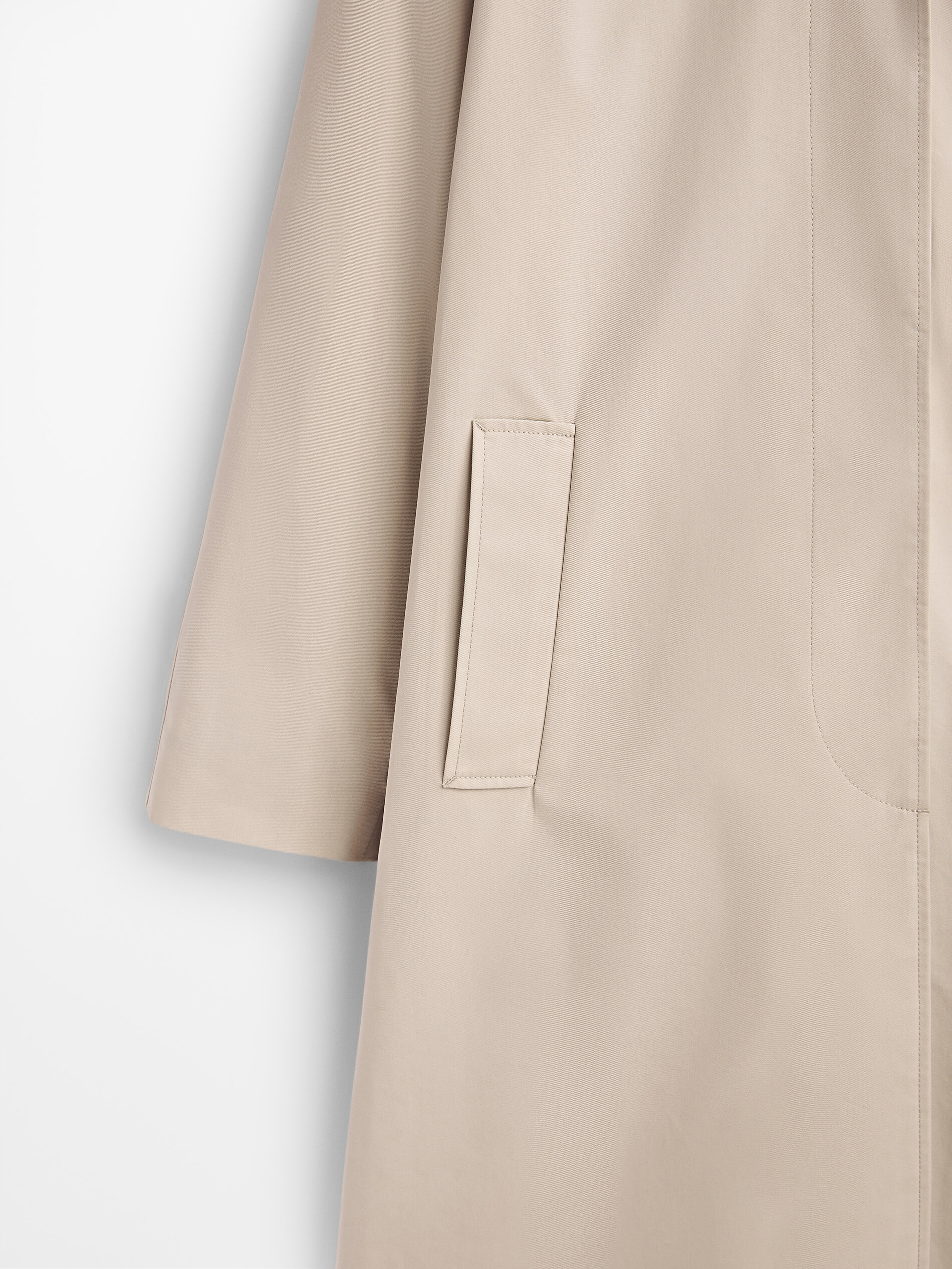 Trench coat with side vents