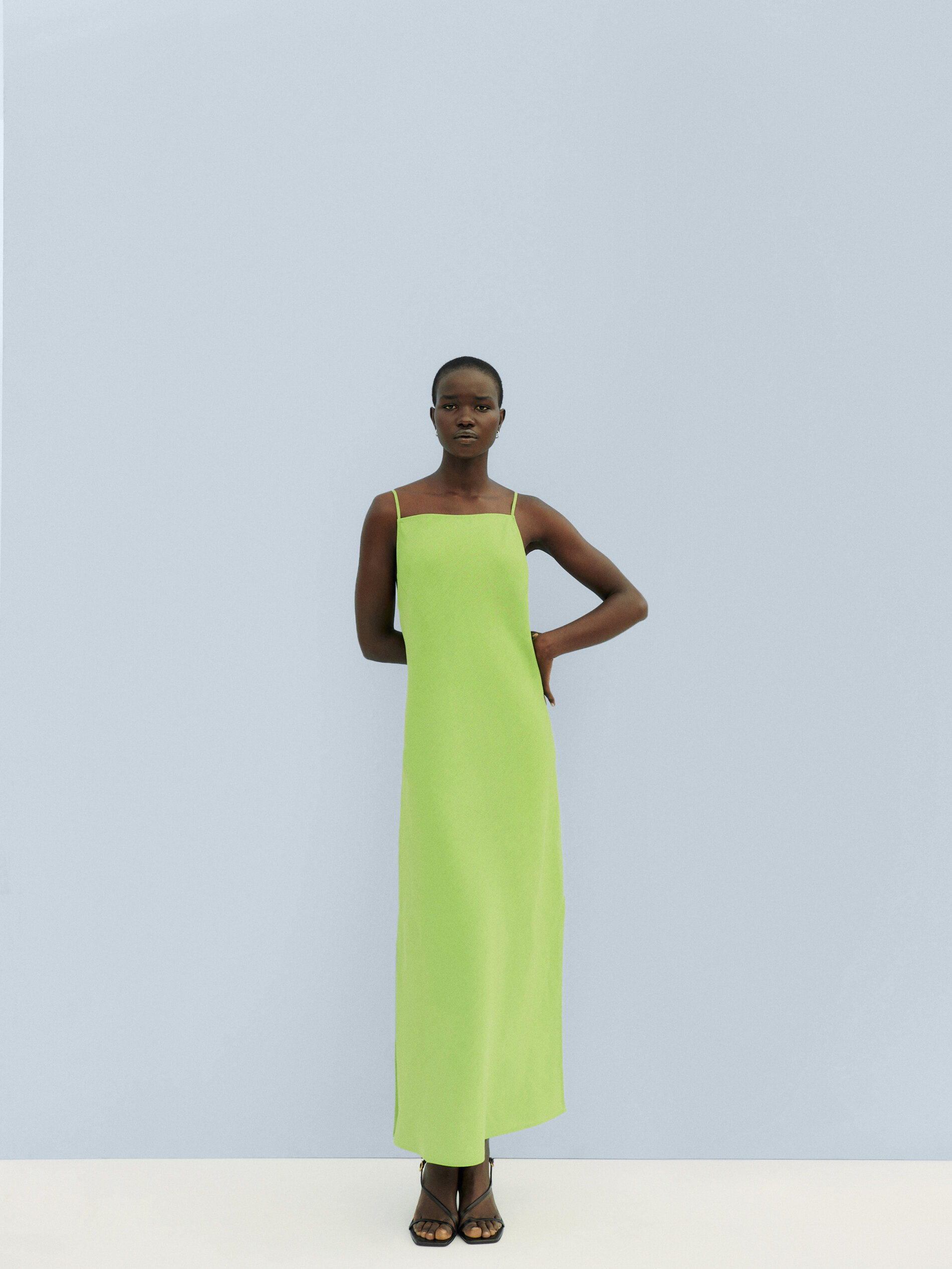 vestido largo verde un hombros massimo dutti