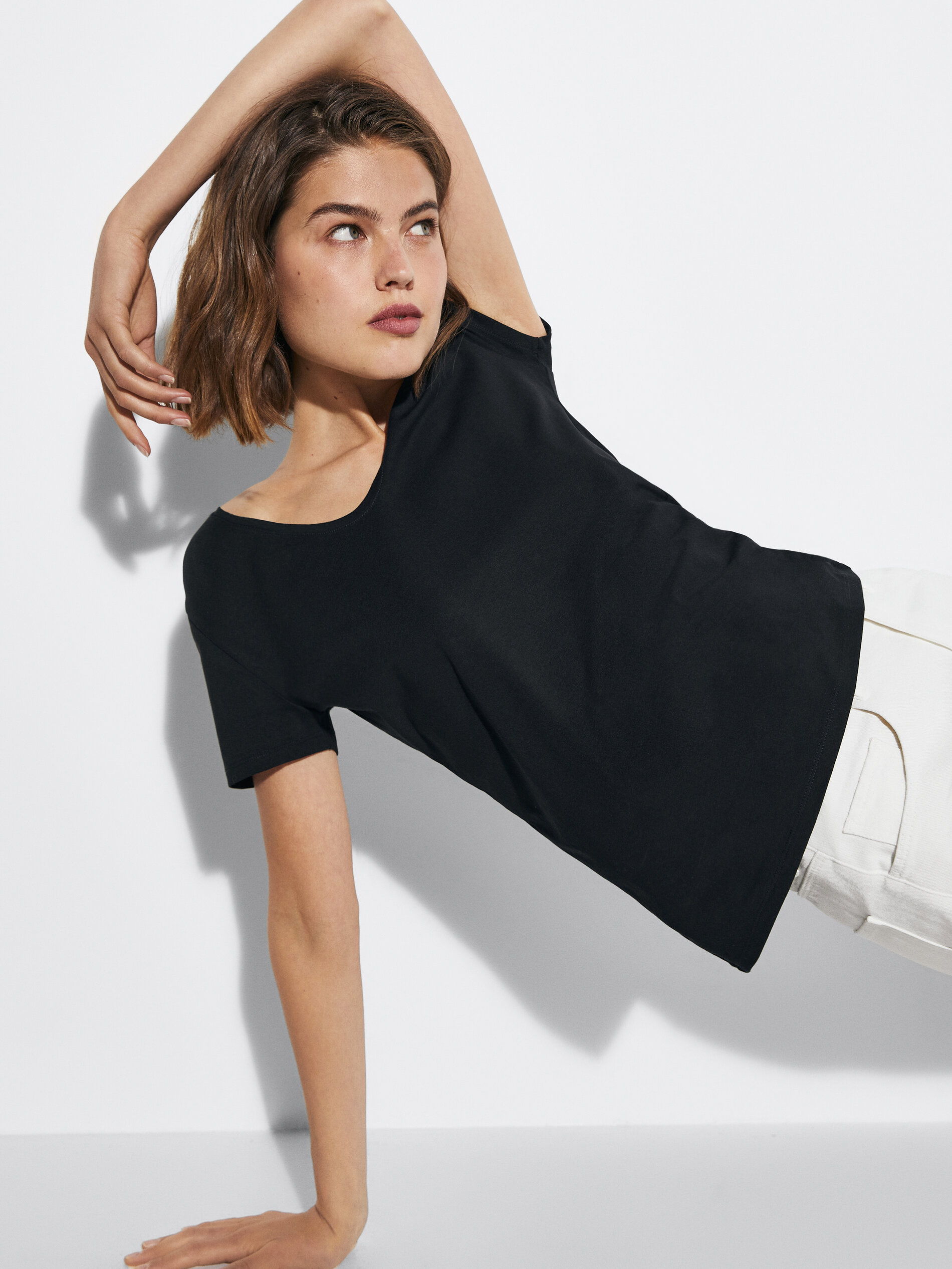 plain black t shirt price