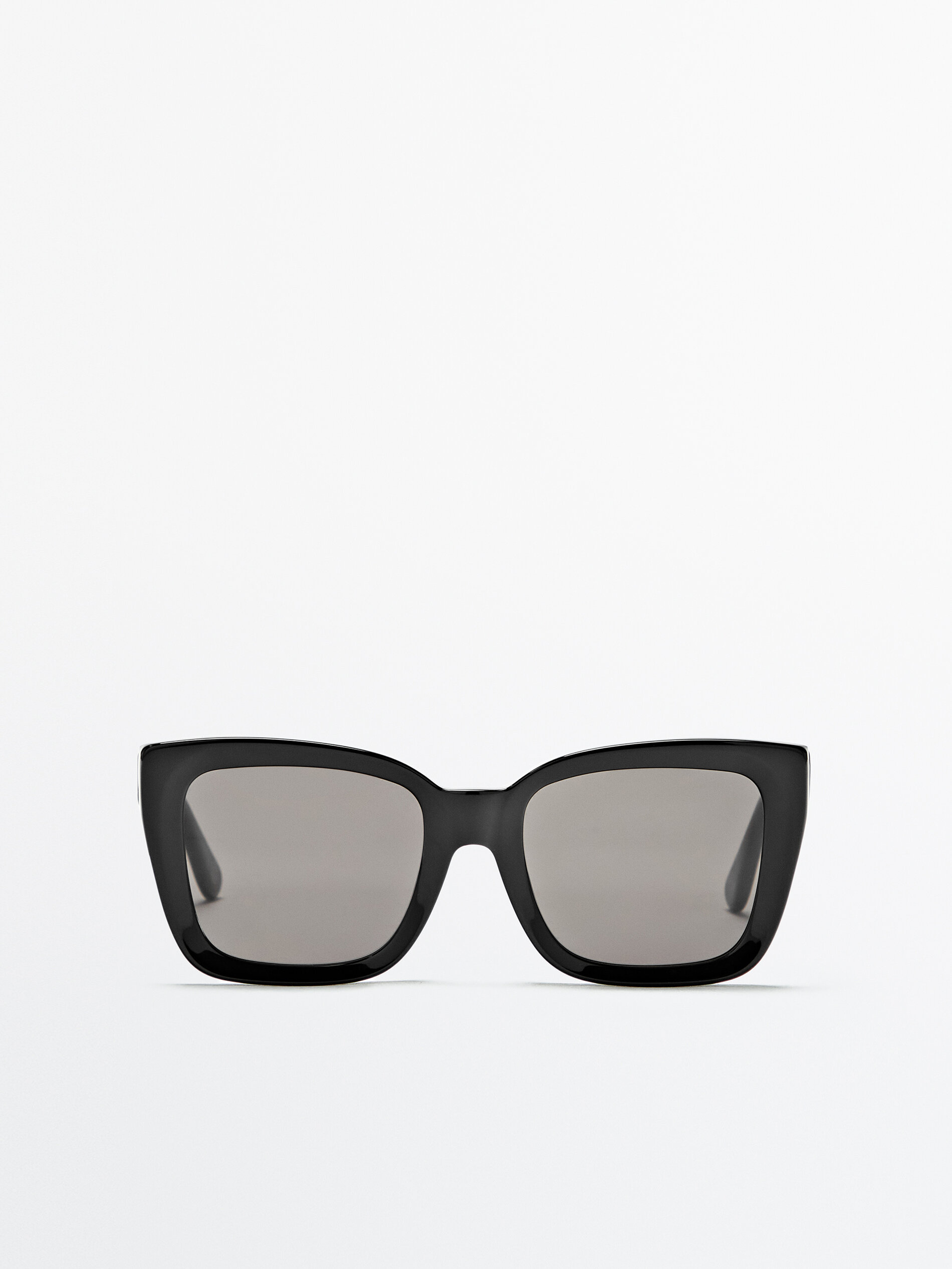 small black square sunglasses