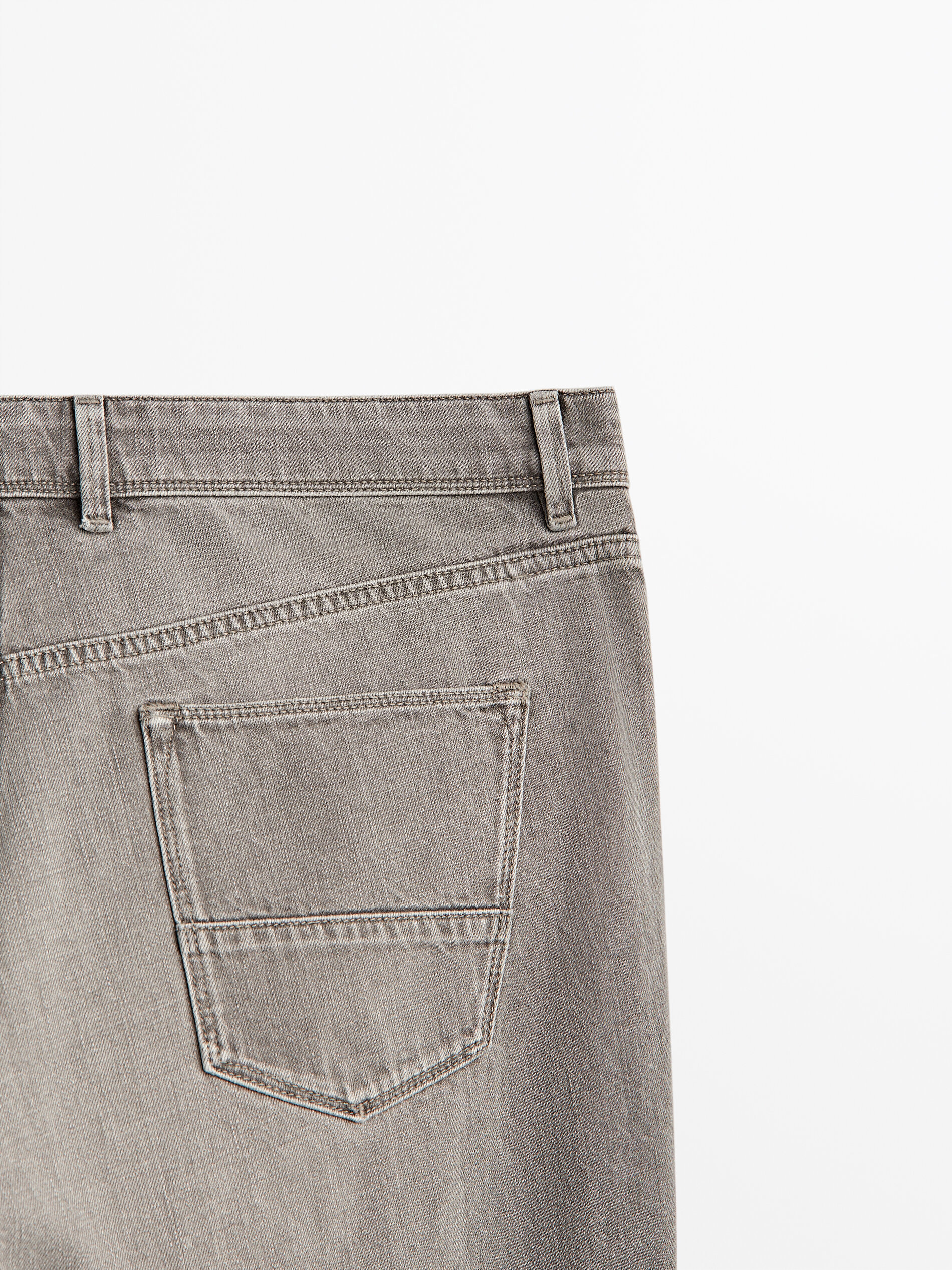 Jeans effetto slavato tapered fit - Massimo Dutti Italia