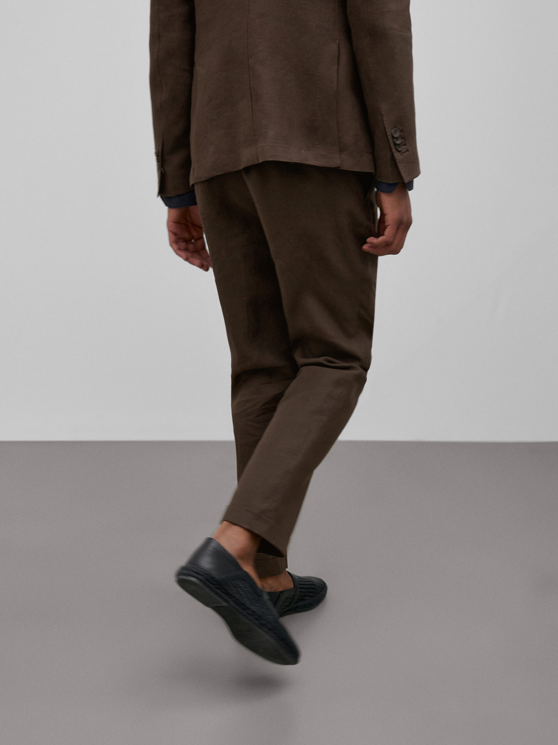 Pantaloni marroni da completo di lino Limited Edition - Massimo Dutti Italia
